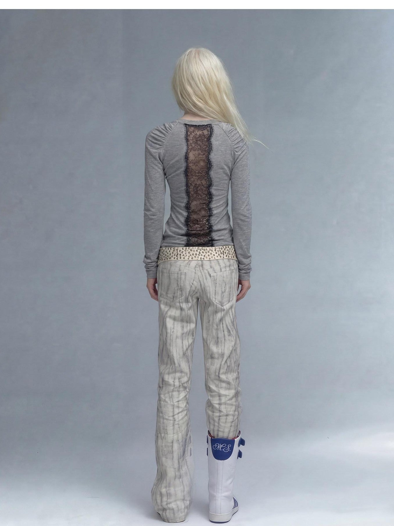 Emoha Gray Lace Letter Print V-neck Slim Fit Women&