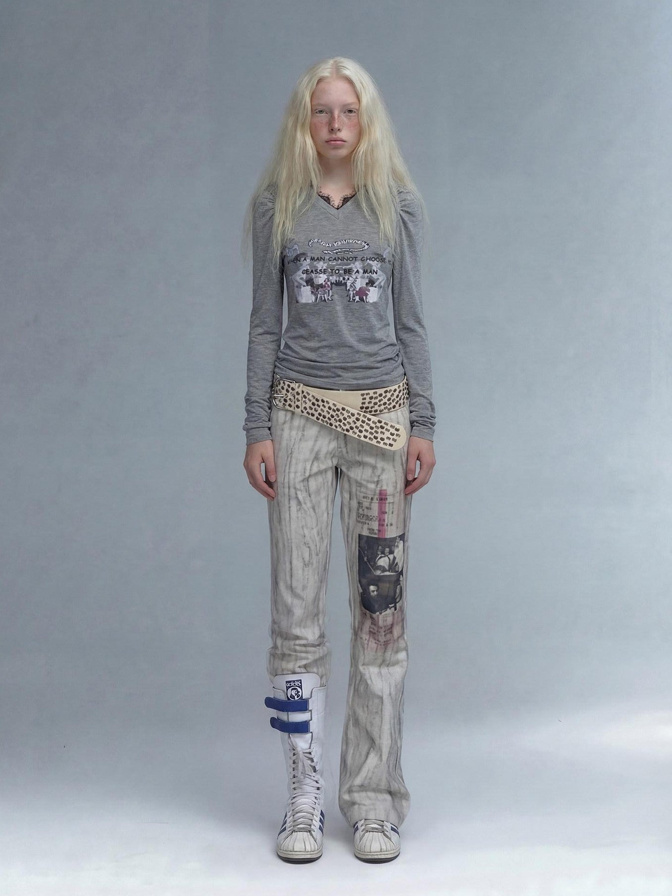 Emoha Gray Lace Letter Print V-neck Slim Fit Women&