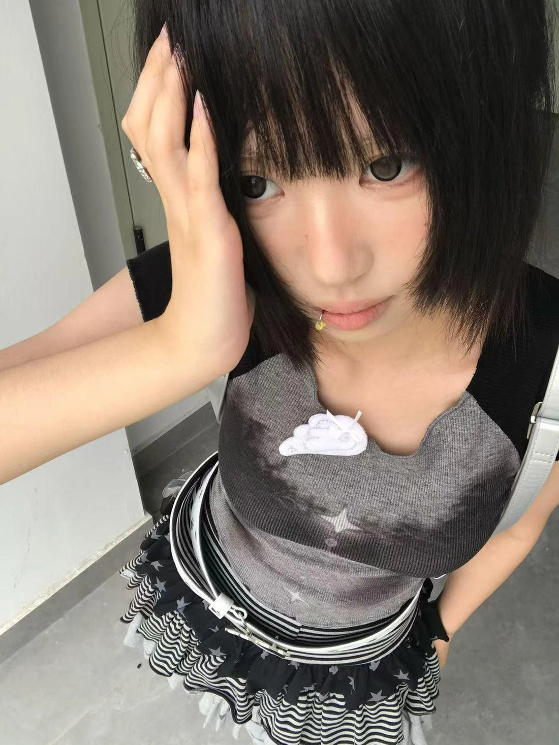 Emoha Gray Witch Print Raglan Tee V-neck T-shirt Long Sleeve