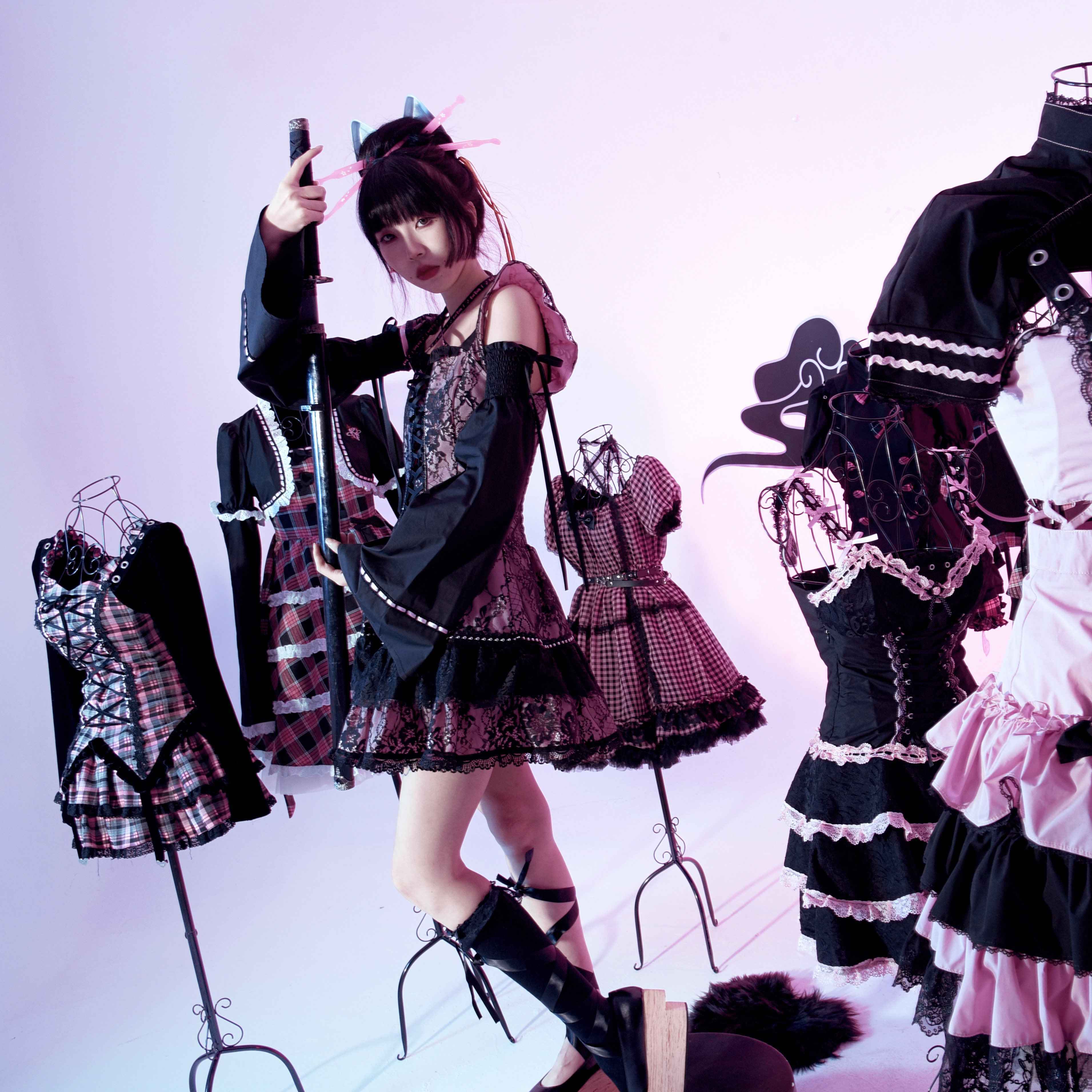 Evil_Tooth_Floral_Fox_Shamisen_Detachable_Sleeves_Women&