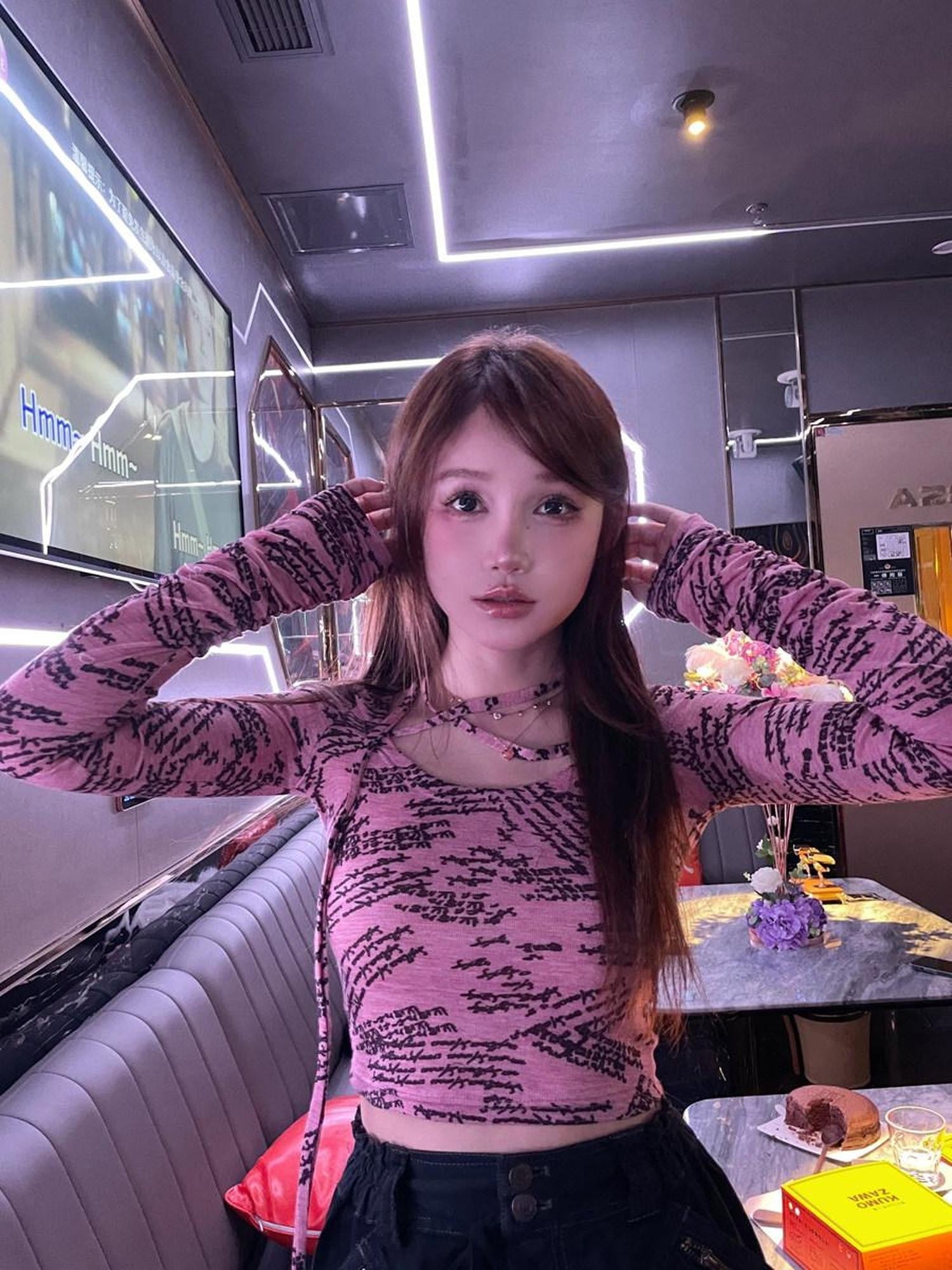 Evil Tooth Graffiti Print Knit Tie Strap Cropped Women&