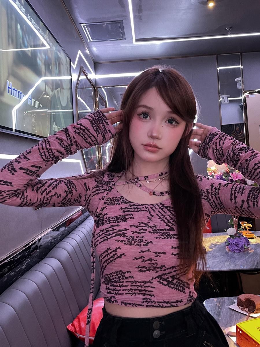 Evil Tooth Graffiti Print Knit Tie Strap Cropped Women&