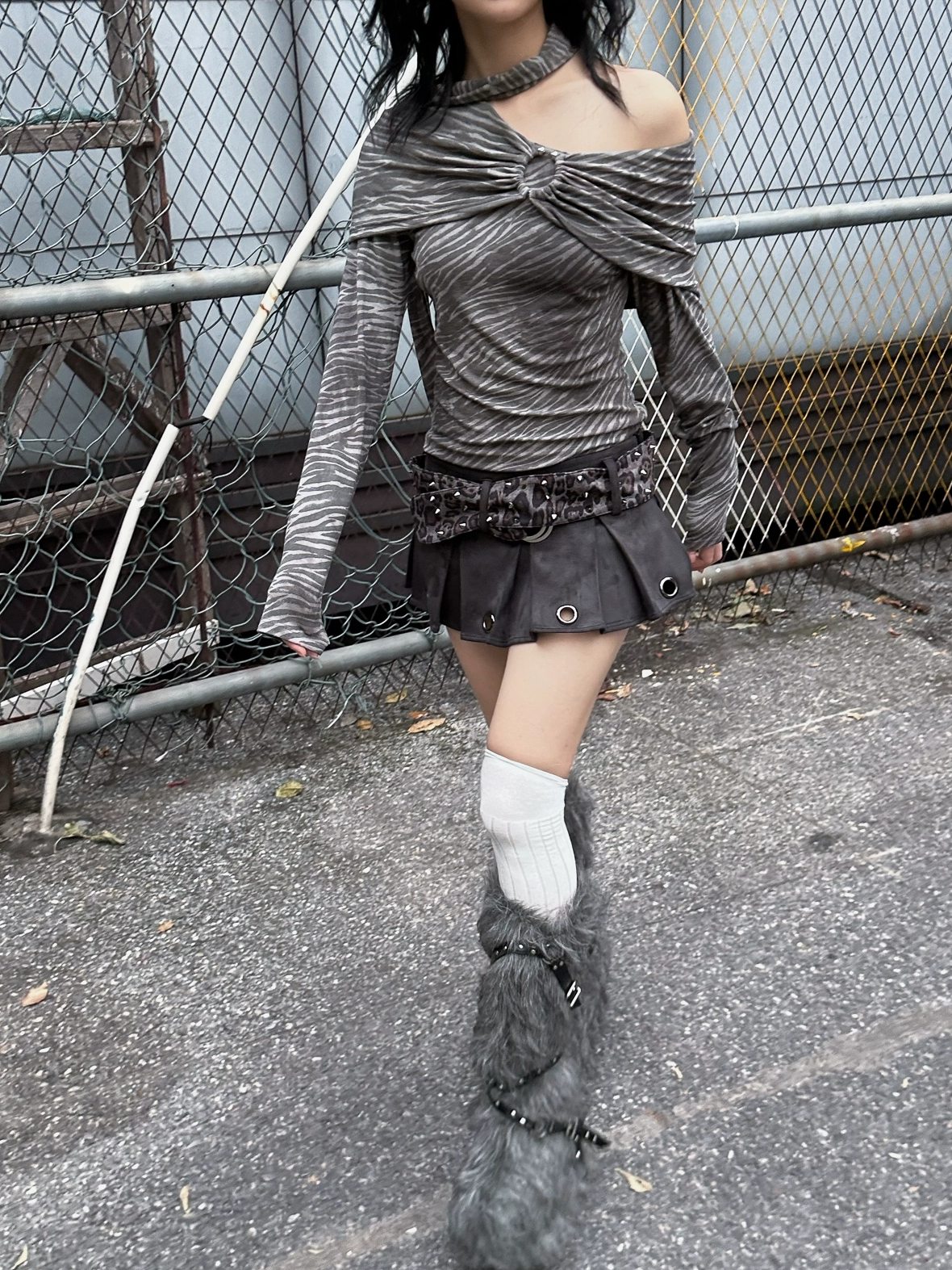 FULLTIDE 100% Cotton Cropped Scarf Collar Cool Long Sleeve Women Taupe Gray T-Shirt