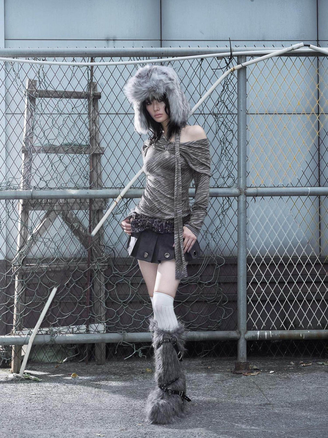 FULLTIDE 100% Cotton Cropped Scarf Collar Cool Long Sleeve Women Taupe Gray T-Shirt