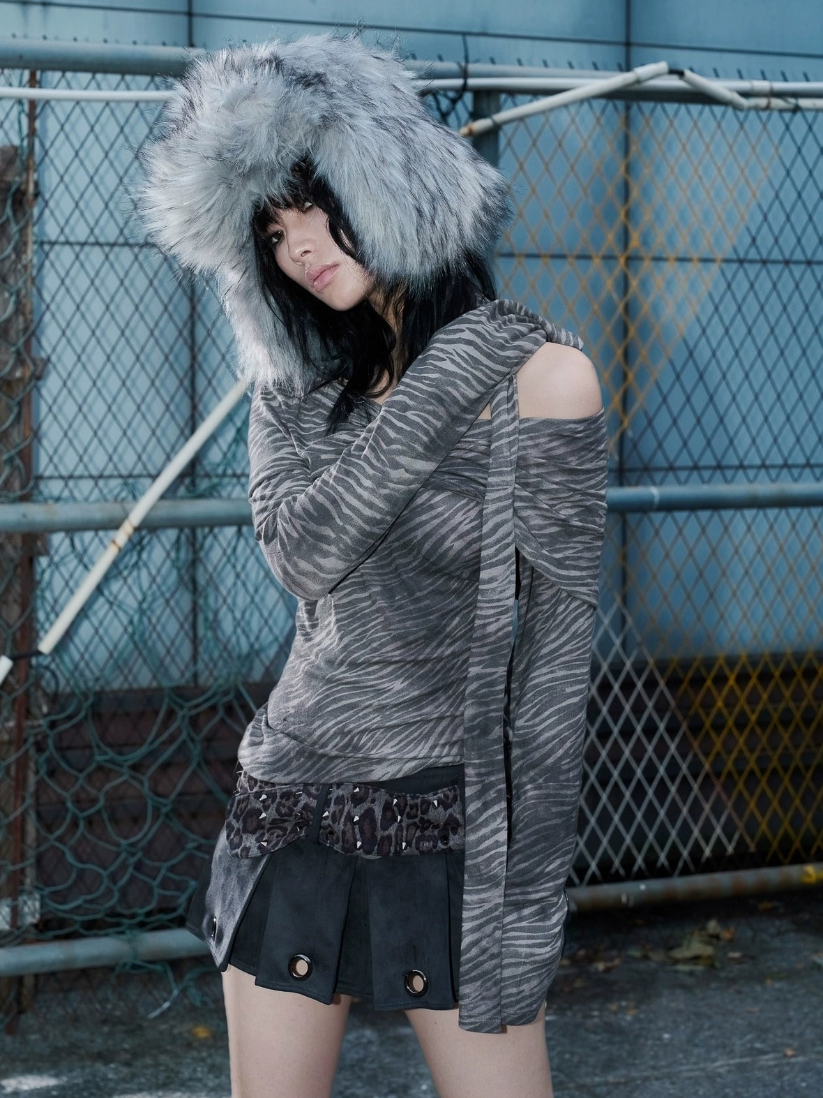 FULLTIDE 100% Cotton Cropped Scarf Collar Cool Long Sleeve Women Taupe Gray T-Shirt