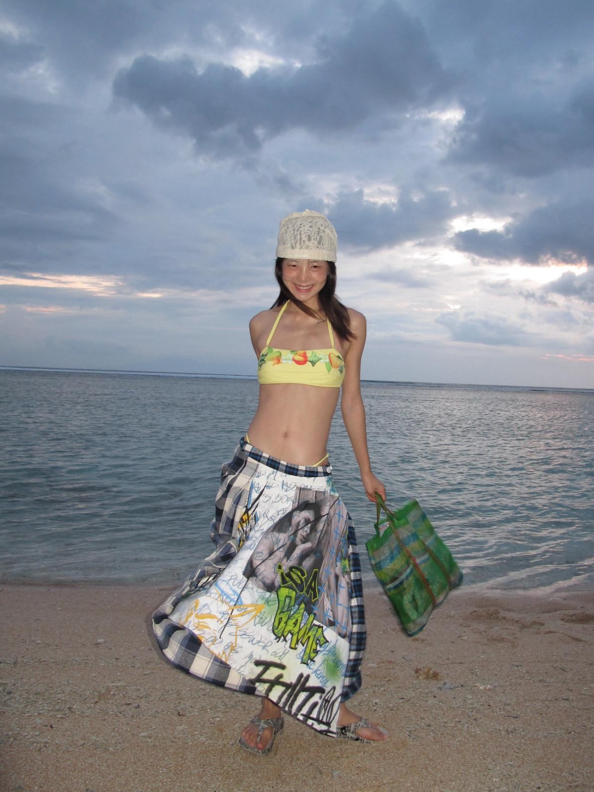 FULLTIDE Asymmetric Plaid Patchwork Graffiti Print Pleated Cotton Women&