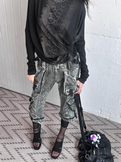 FULLTIDE Asymmetric Snakeskin Neckline Long Sleeve T-shirts Women&