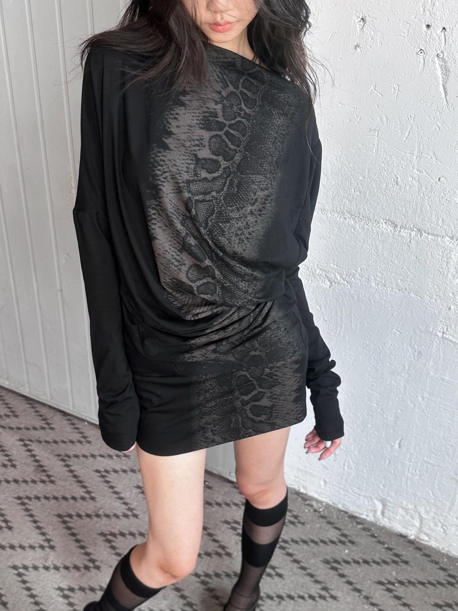 FULLTIDE Black Irregular Snake Print Neck Women&