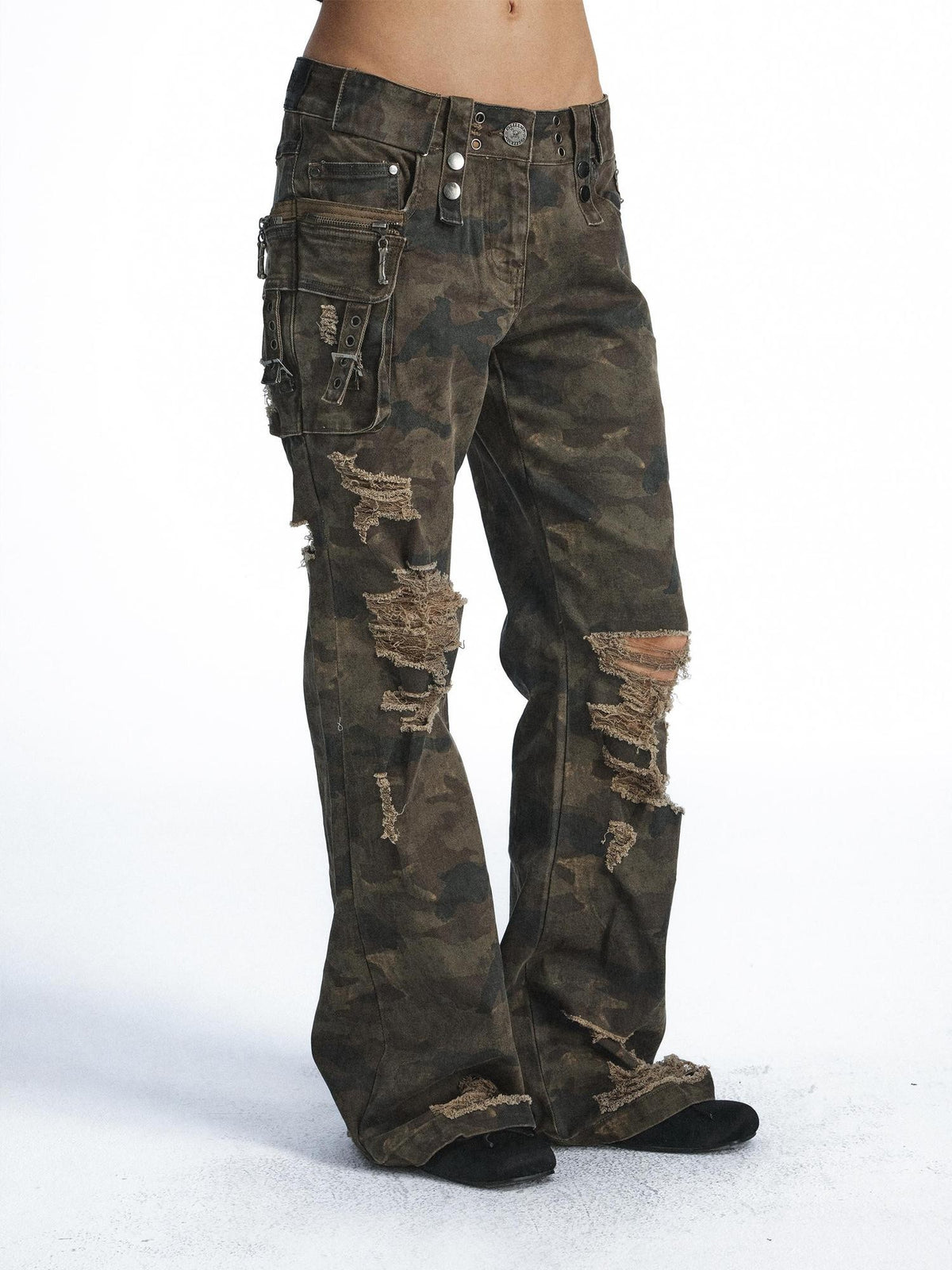 FULLTIDE Camouflage Distressed Patchwork Multi Pocket Low Waist Women&