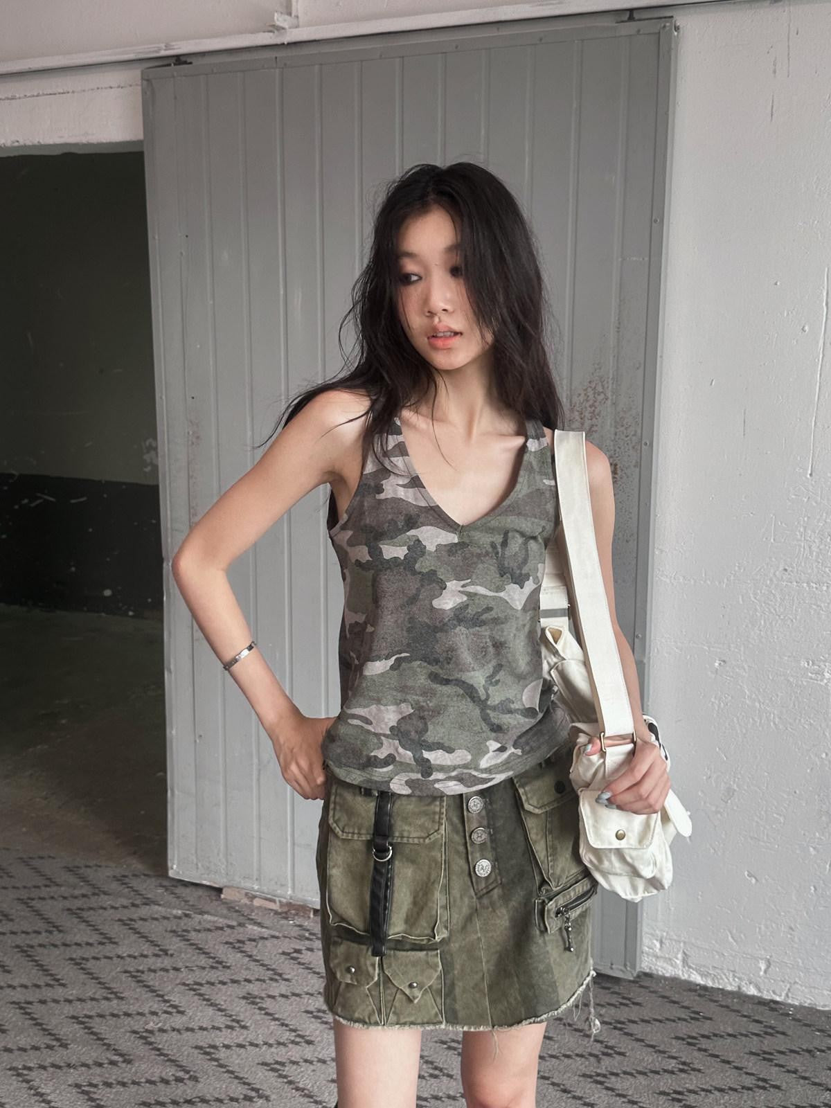 FULLTIDE Camouflage Print Embroidered V-neck Women&