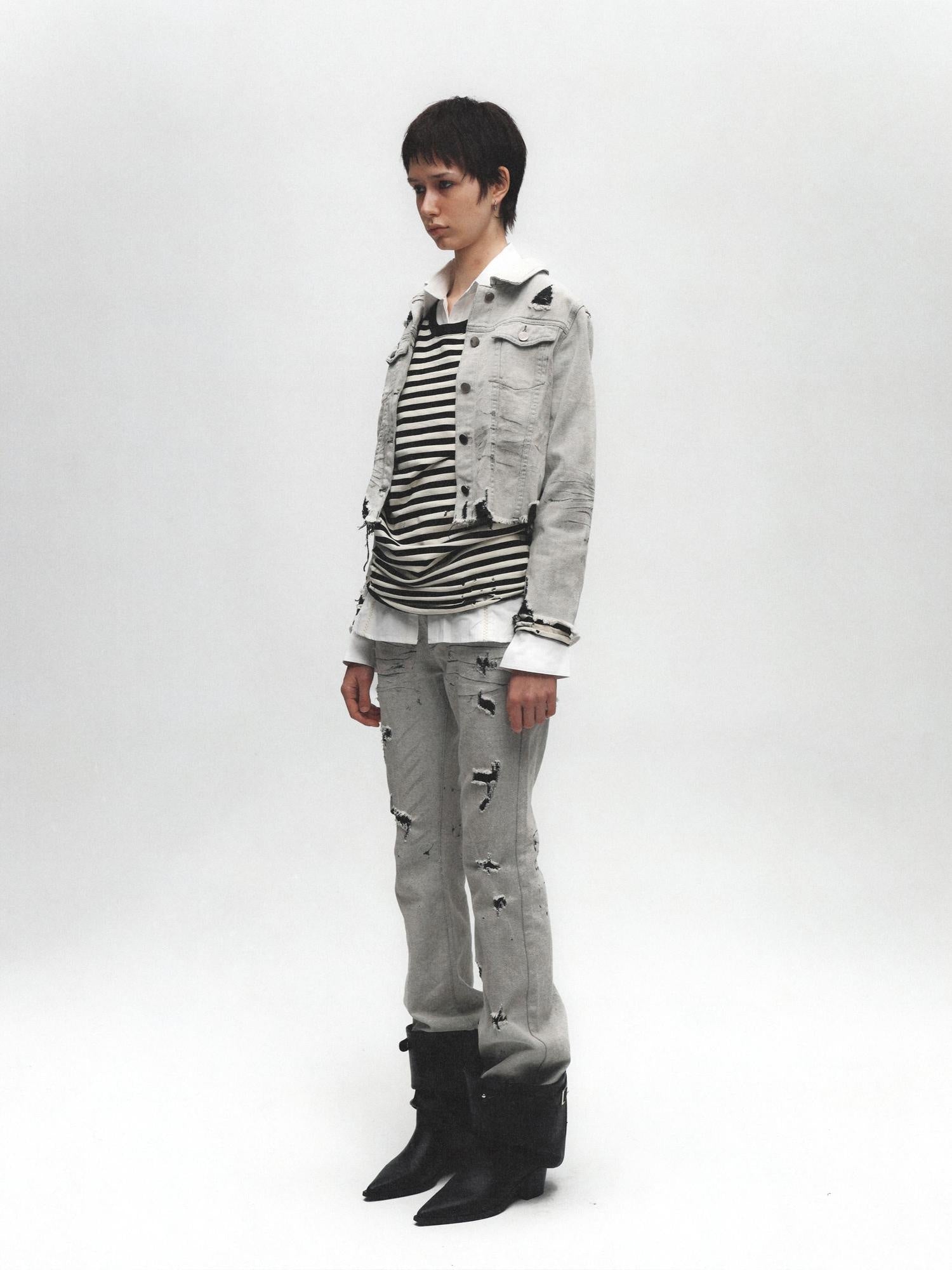 FULLTIDE Comfortable Casual Straight Leg Natural Waist Women Light Gray Classic Jeans