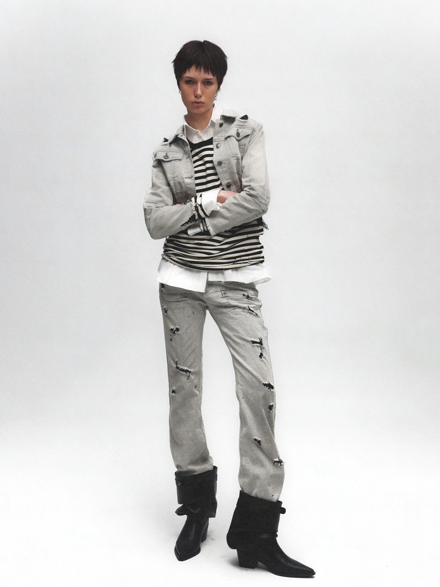 FULLTIDE Comfortable Casual Straight Leg Natural Waist Women Light Gray Classic Jeans