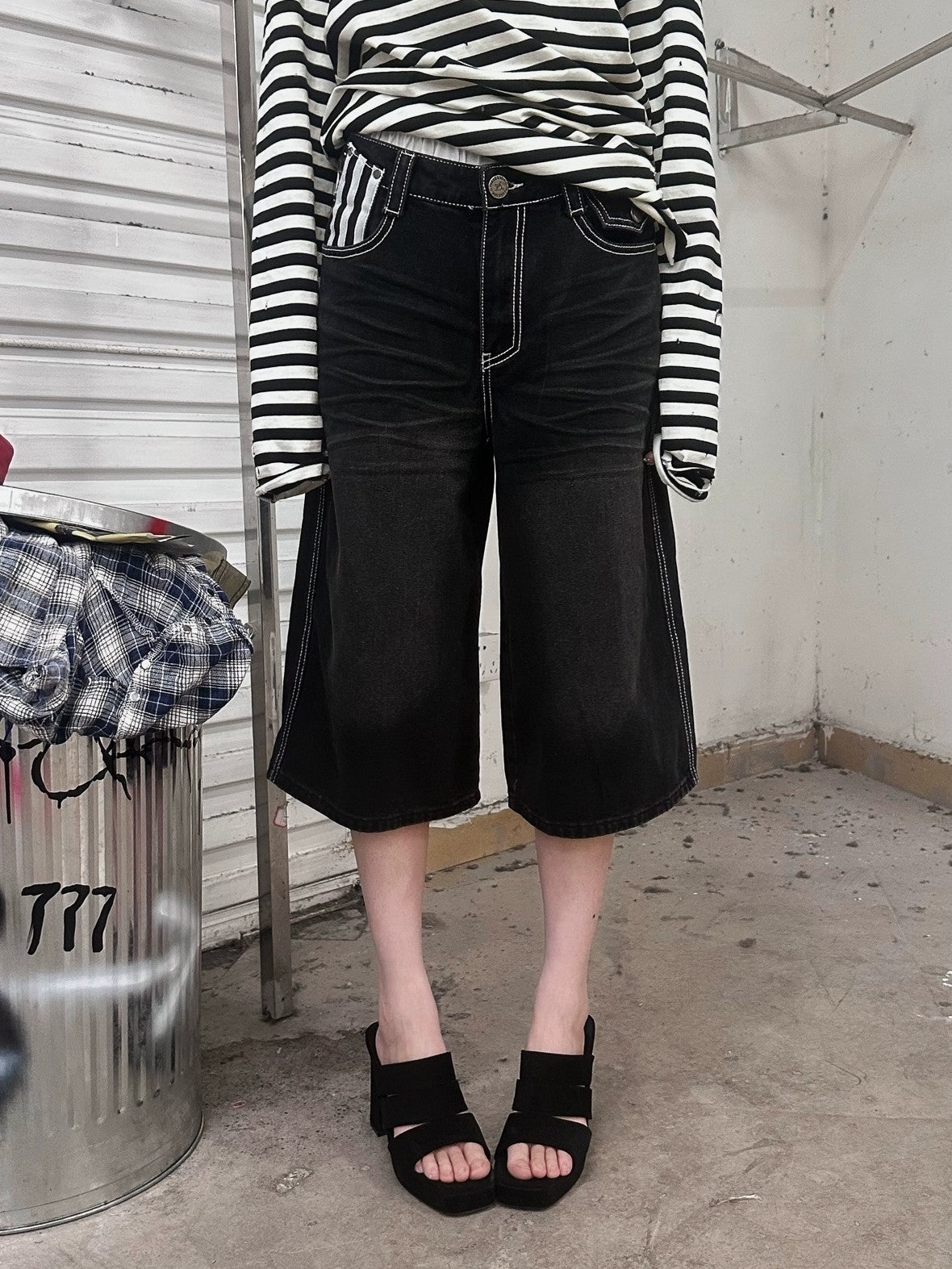 FULLTIDE Distressed Minimal Straight Low Rise Non Stretch Unisex Black Gray Denim Jeans