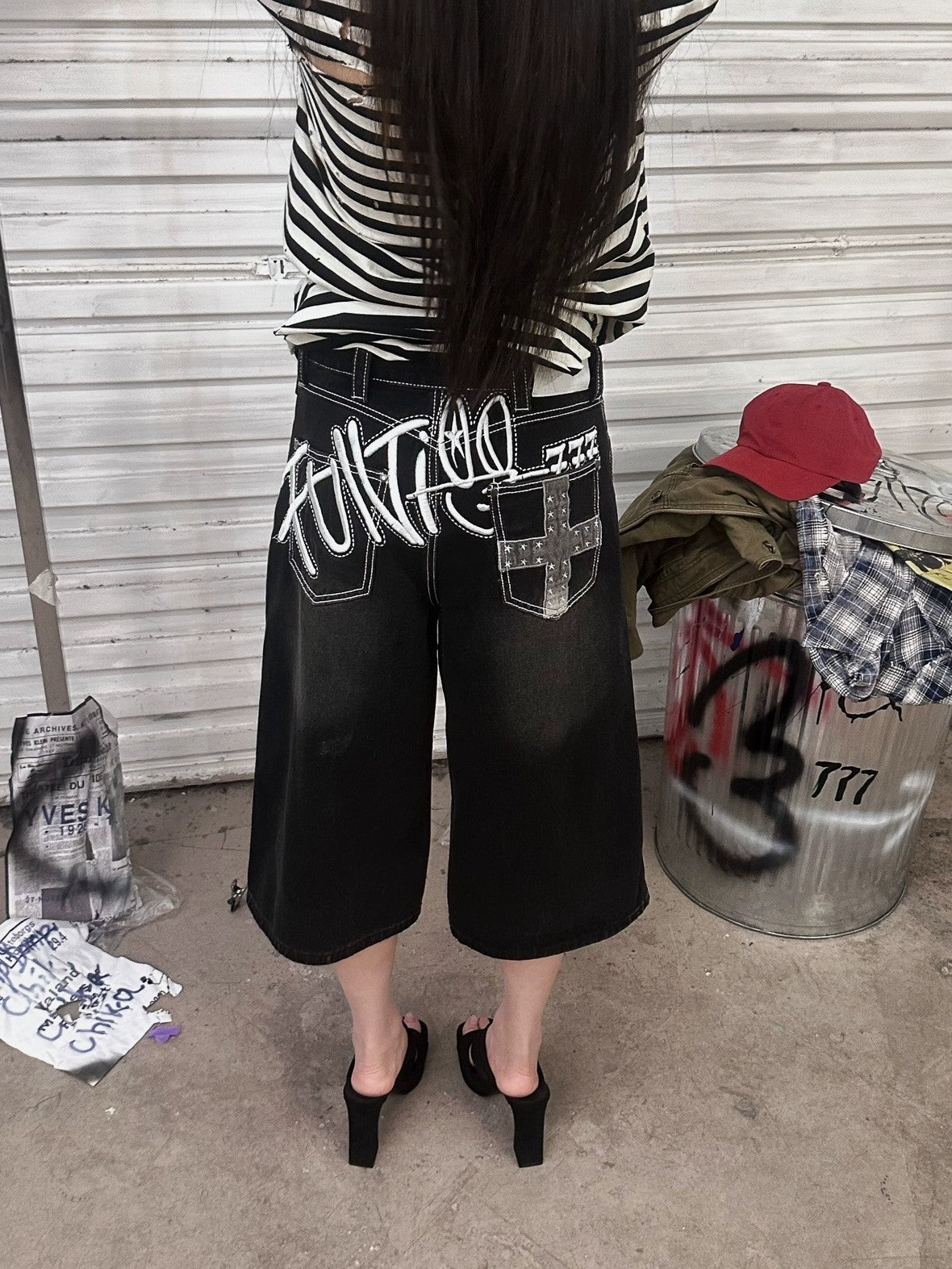 FULLTIDE Distressed Minimal Straight Low Rise Non Stretch Unisex Black Gray Denim Jeans