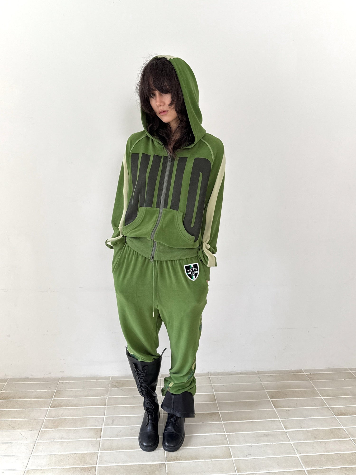 FULLTIDE_Green_Velvet_Letter_Print_Colorblock_Women&