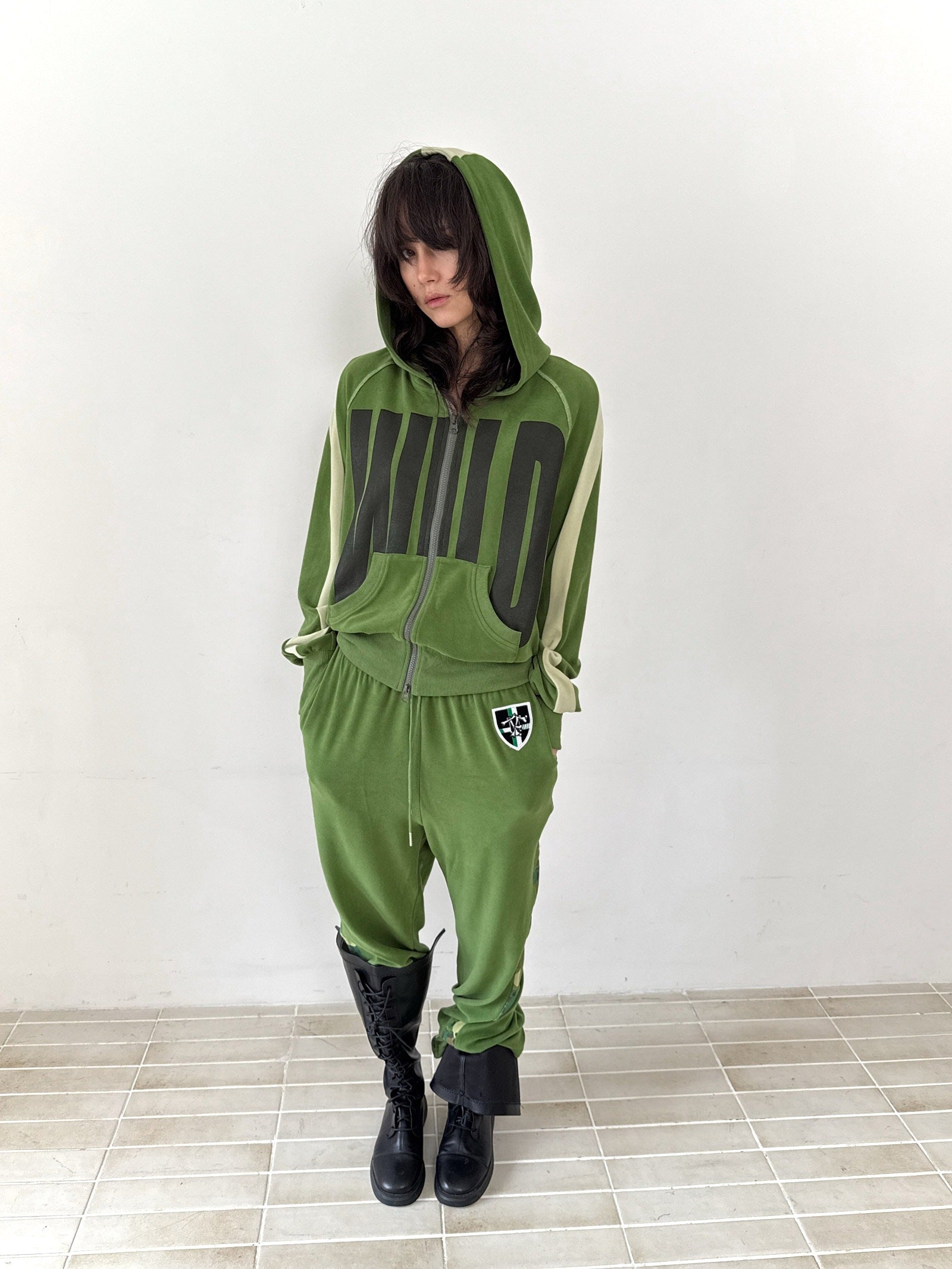 FULLTIDE_Green_Velvet_Letter_Print_Colorblock_Women&