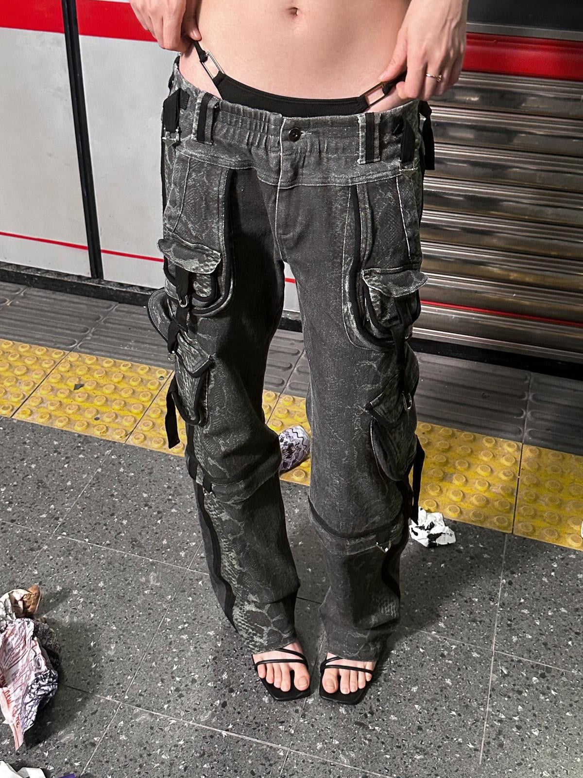 FULLTIDE Hand Painted Distressed Low Waist Workwear Women&