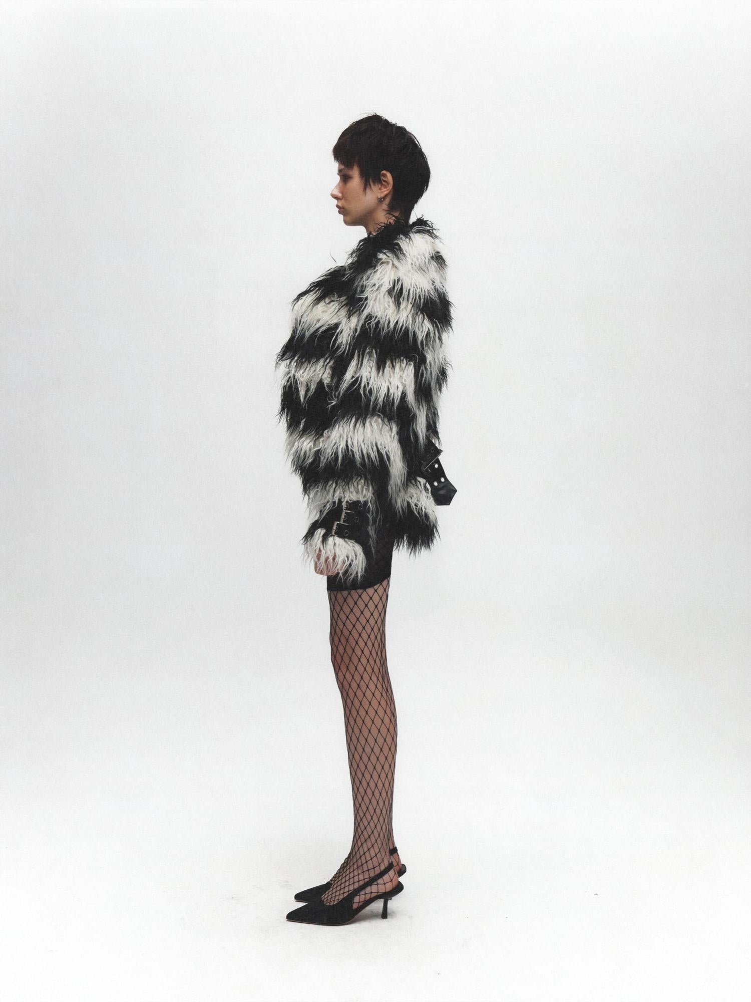 FULLTIDE Insulated Faux Fur Collar Midlength Loose Fit Workwear Women V Neck Black Jacket