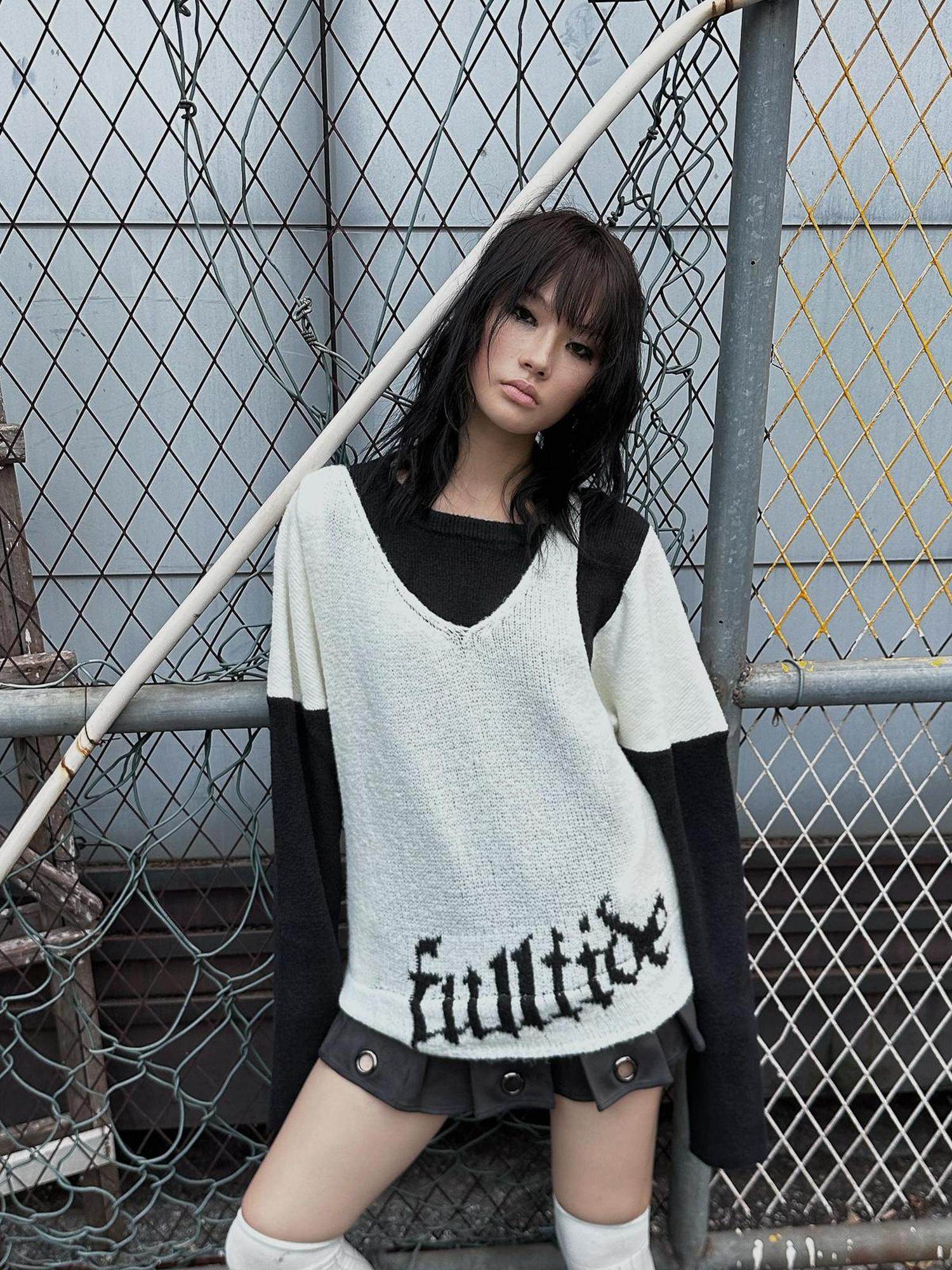 FULLTIDE Lambswool V Neck Midlength Letter Pullover Office Women Black White Sweater