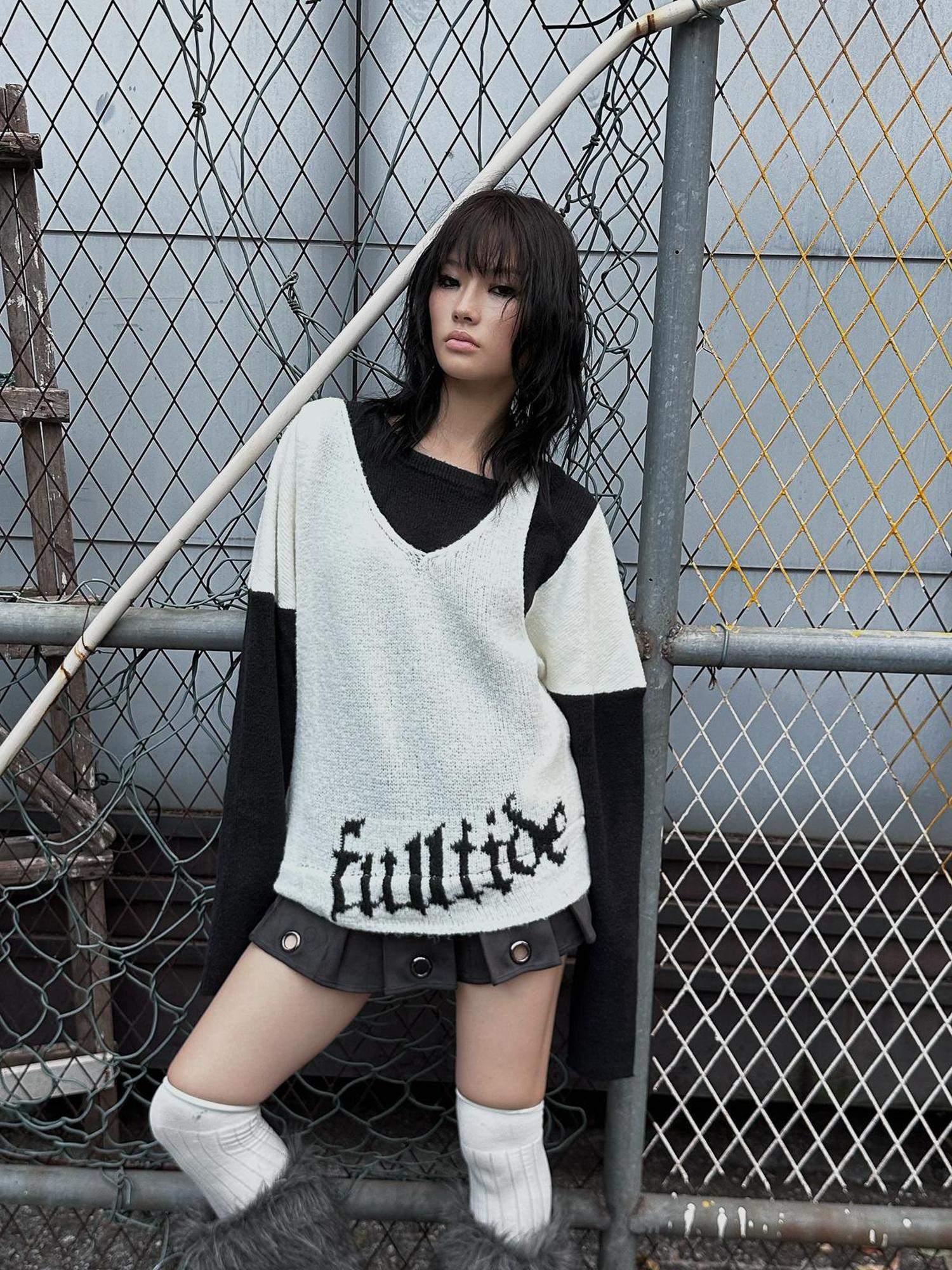 FULLTIDE Lambswool V Neck Midlength Letter Pullover Office Women Black White Sweater