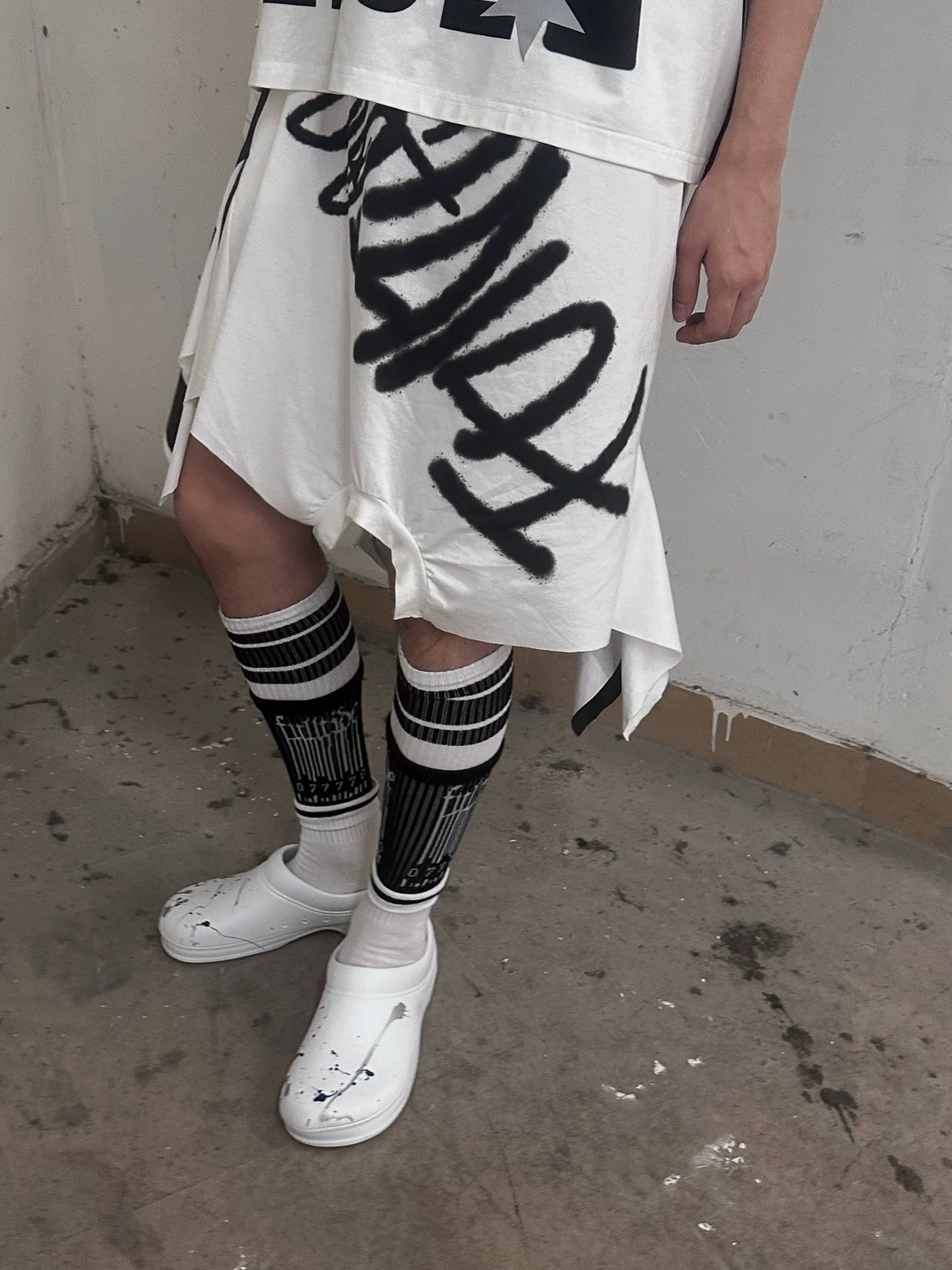 FULLTIDE Luminous Black White Casual Crew Neck Midlength Women 100 Percent Cotton T-Shirt