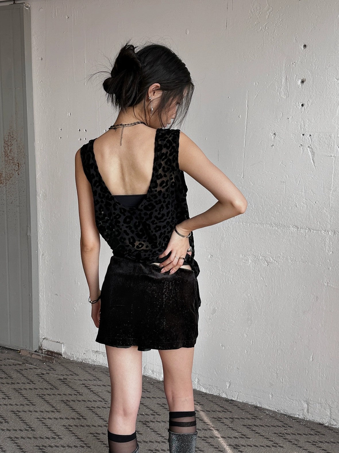 FULLTIDE Original Design Cropped One Shoulder Solid Flocked Women Black Two Piece T-Shirt