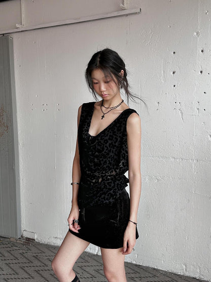 FULLTIDE Original Design Cropped One Shoulder Solid Flocked Women Black Two Piece T-Shirt