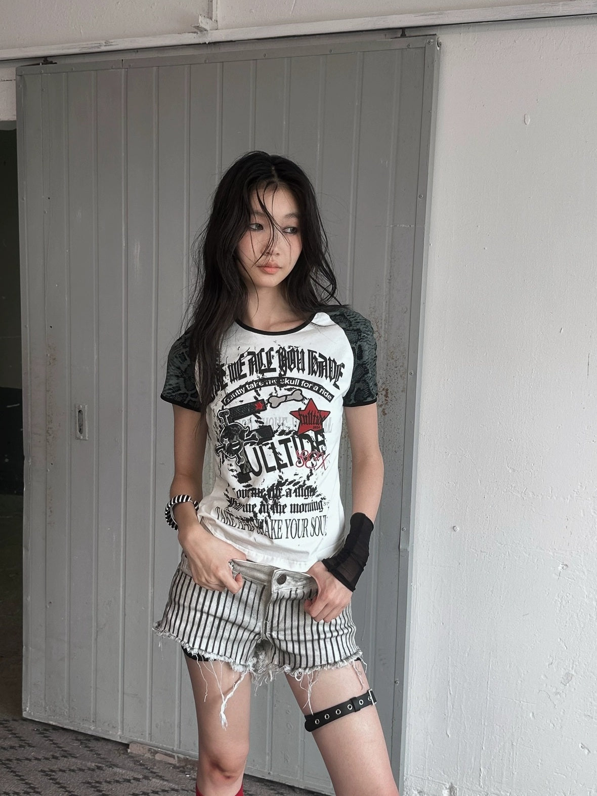 FULLTIDE Printed Cropped Sexy Youth Round Neck Cotton Spandex Women Black Gray T-Shirt