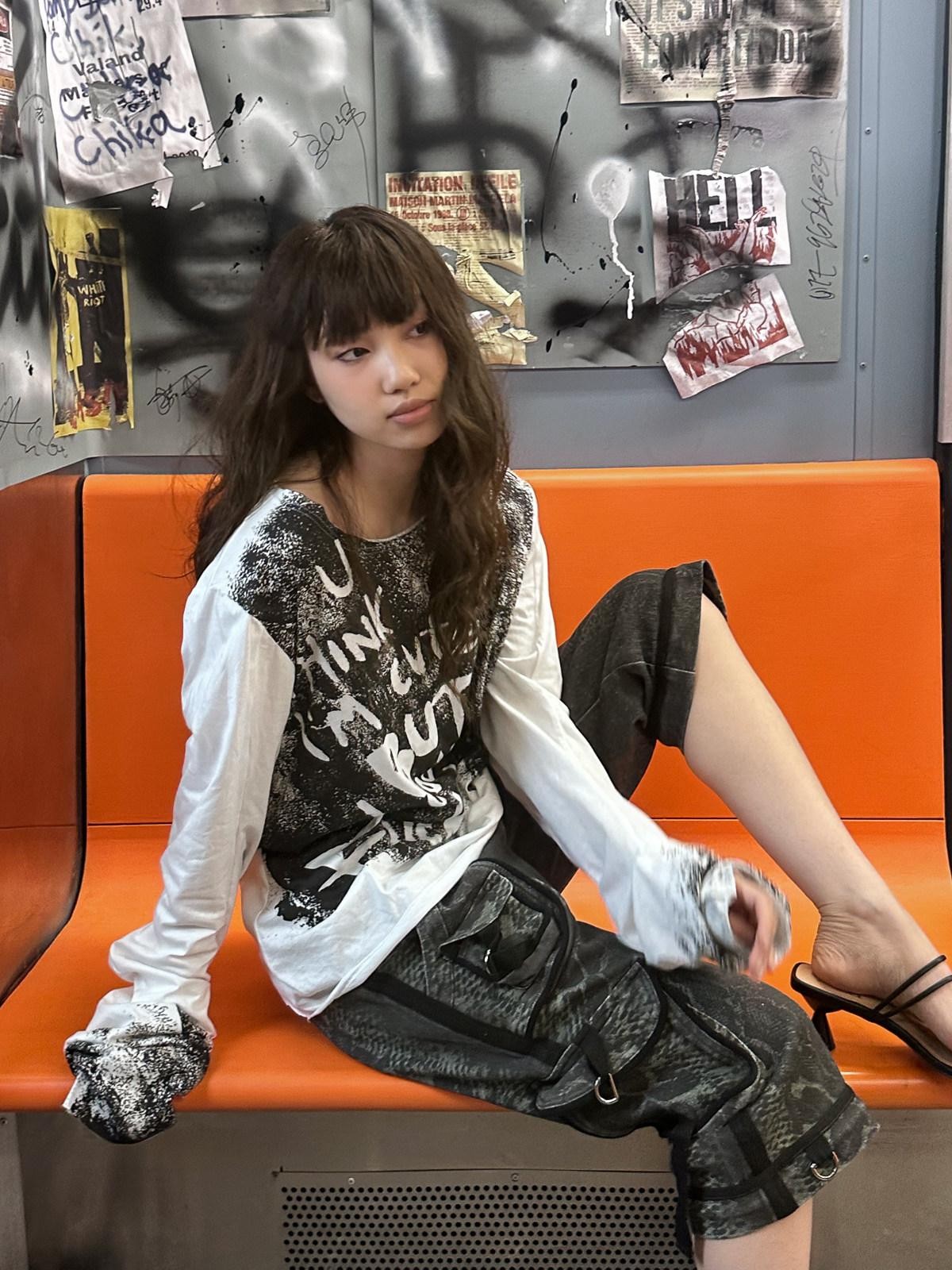 FULLTIDE Spray Painted Punk Distressed Women&