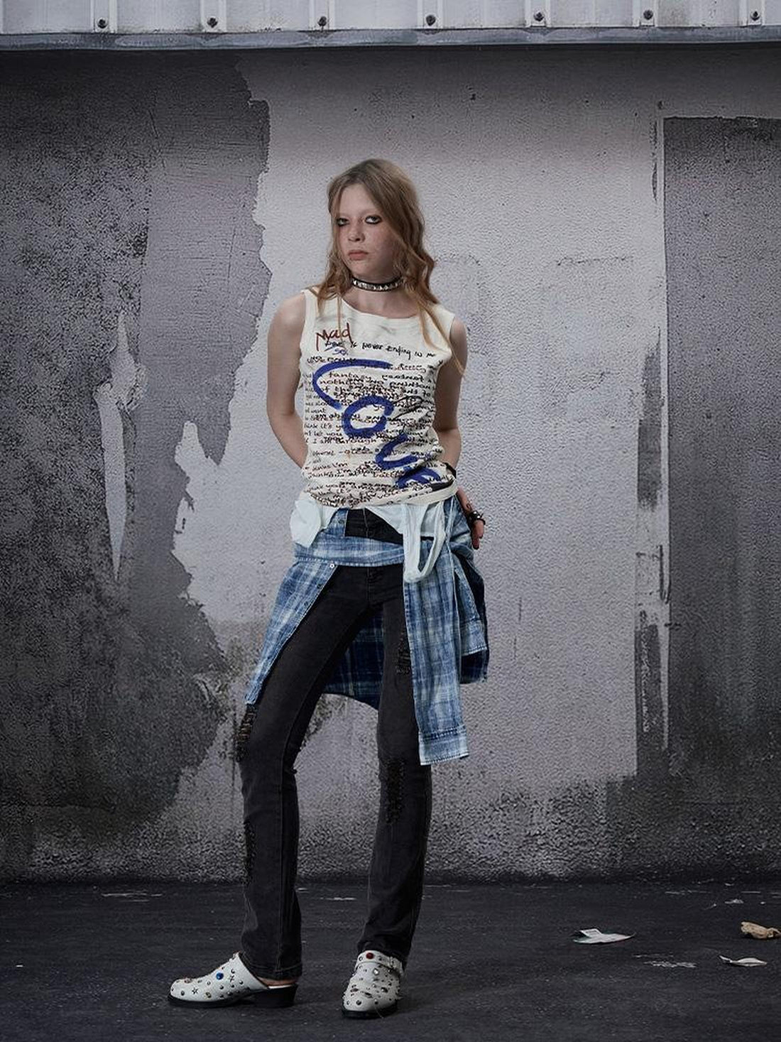 FULLTIDE Stretch Cotton Low Rise Pencil Fit Distressed Patchwork Women Zip Fly Jeans