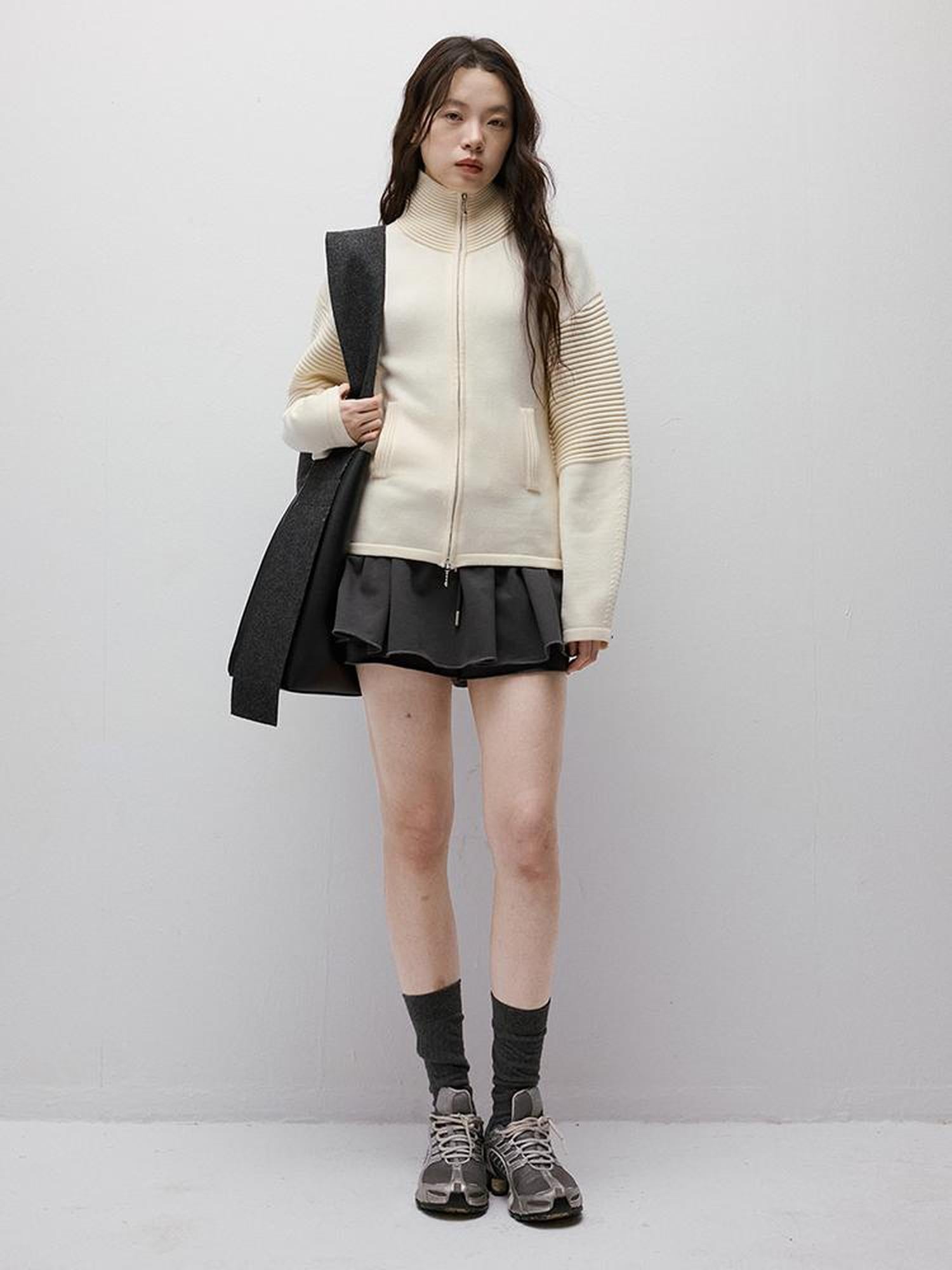 FUSSED Anti Static Thermal Pleated Skirt Pants In Meteor Grey