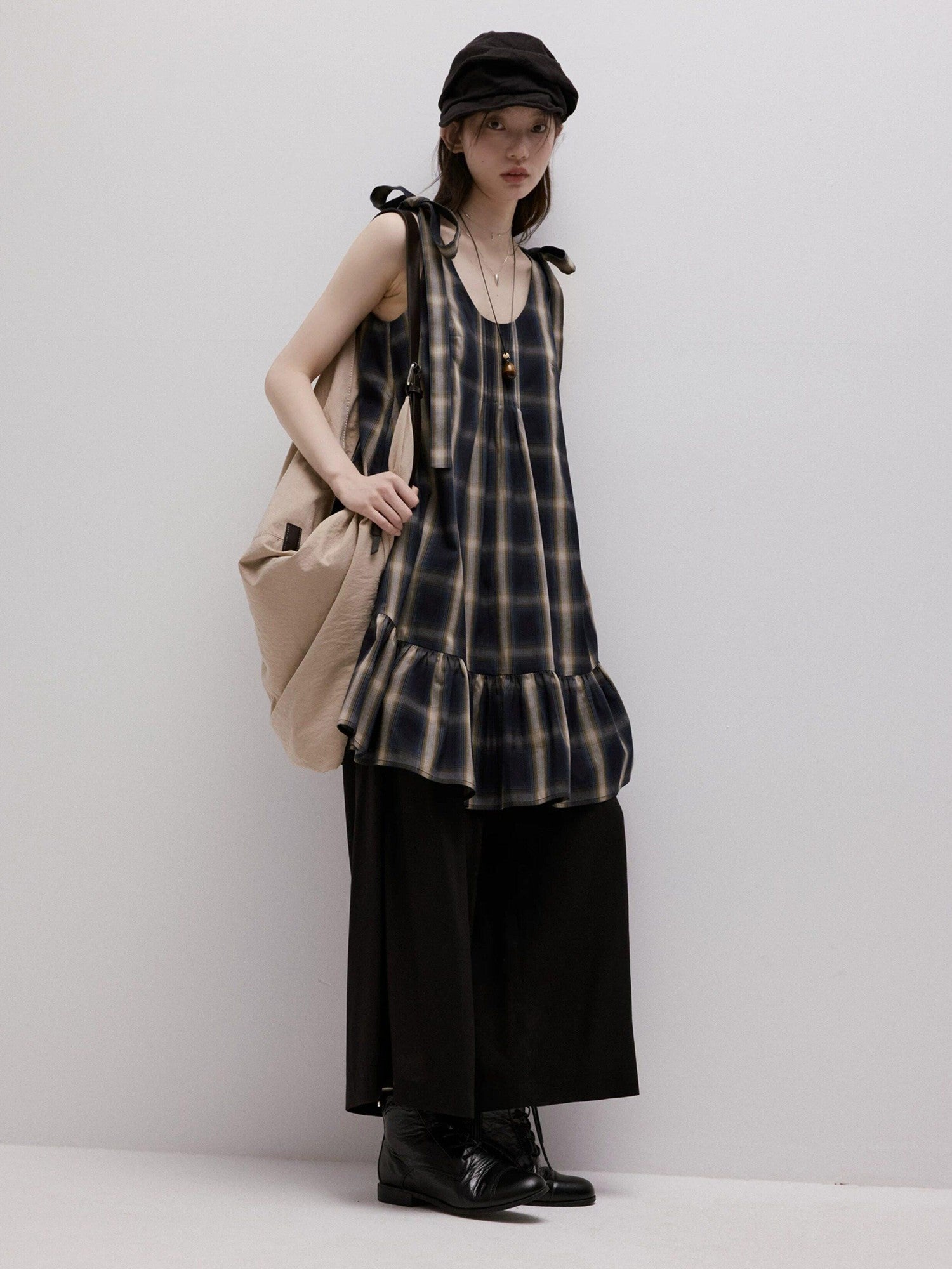 FUSSED Classic Black Straight Zipper Mid Low Waist Women&