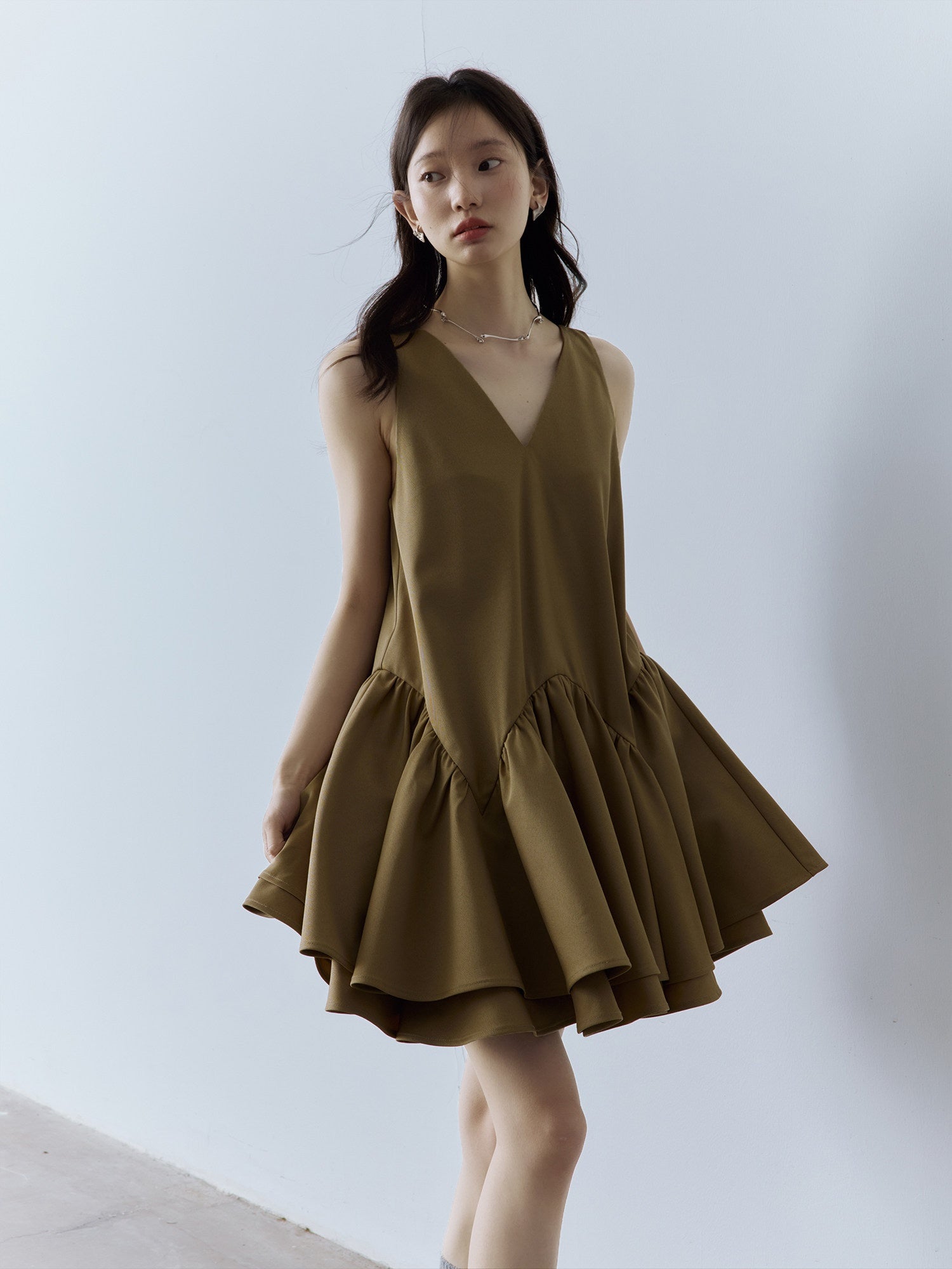 FUSSED_Cute_Girlish_Layered_A_Line_V-ceck_Sleeveless_Loose_Waist_Khaki_Midi_Dresses_MISSTT