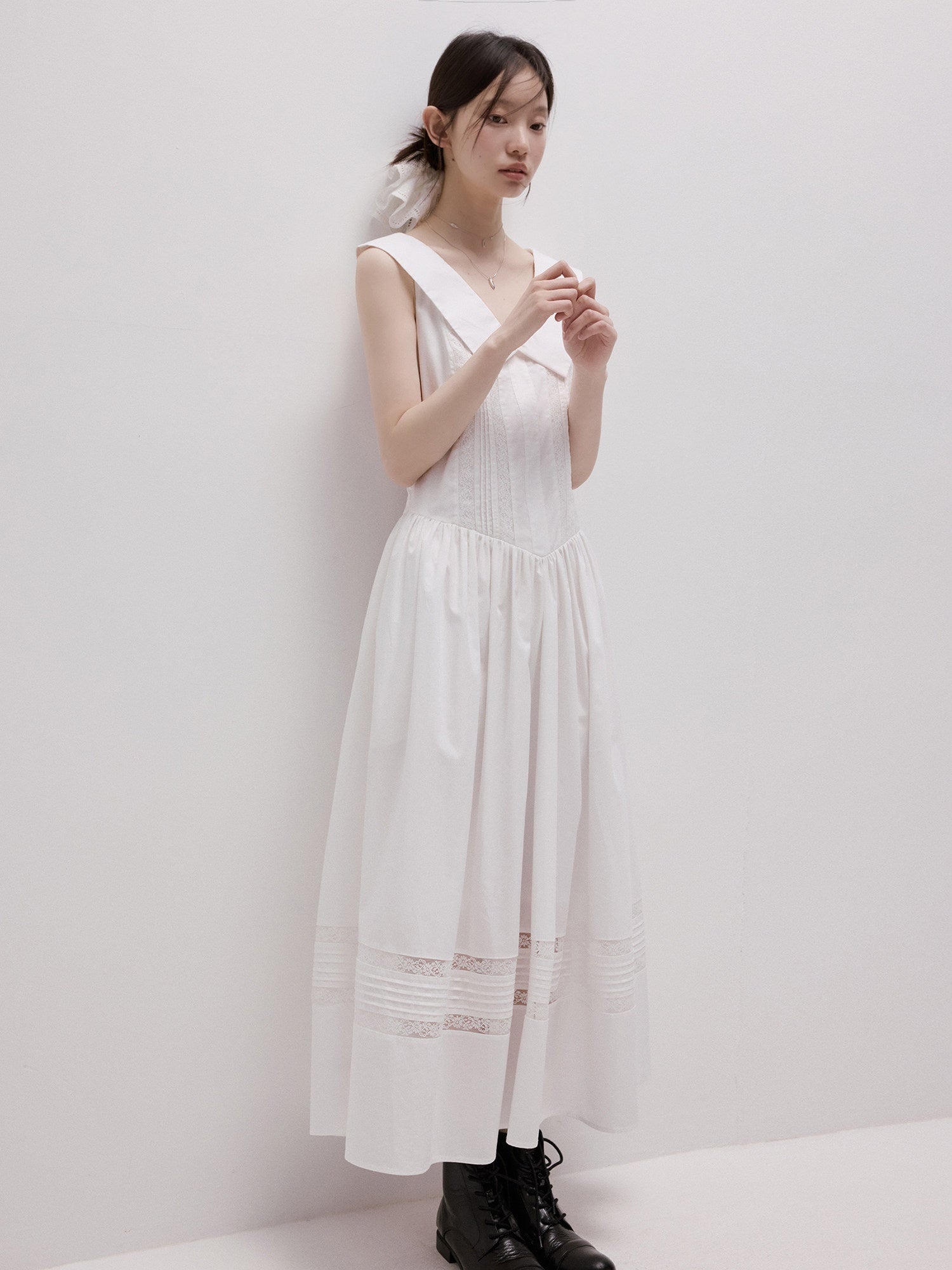 FUSSED_Cutout_Splice_Collar_Sleeveless_Aline_Women&