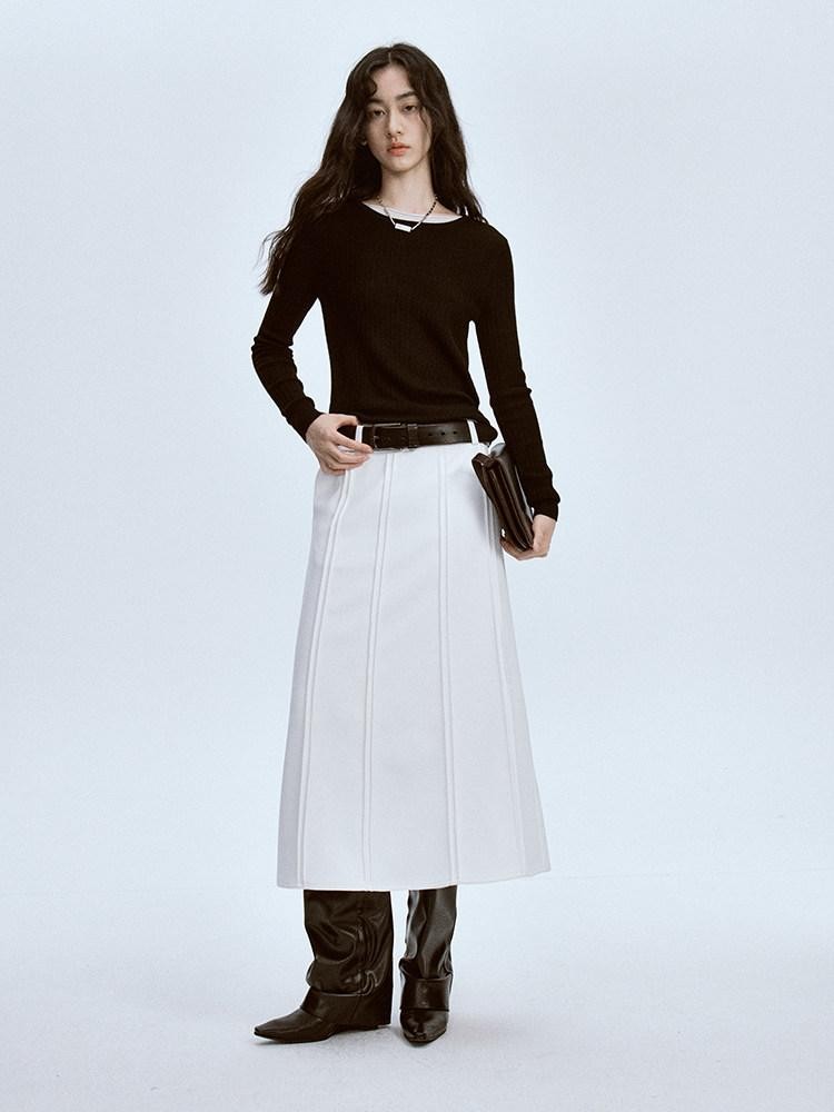 FUSSED Elegant White Pleated Back Slit A Line Women&