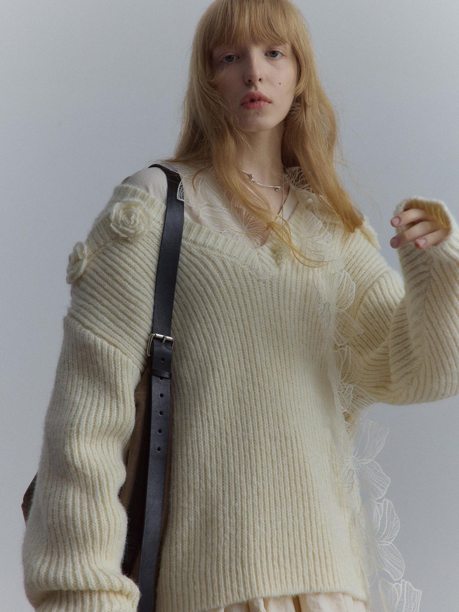 FUSSED Embossed Lace Layered Splice V-neck Women&