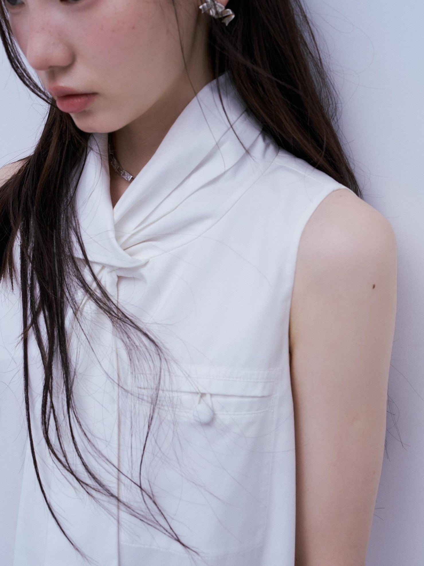 FUSSED Envelope White Scarf Collar Ruching Women&