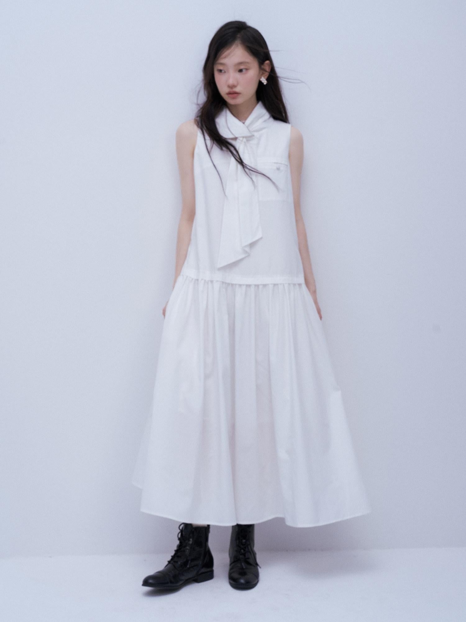 FUSSED Envelope White Scarf Collar Ruching Women&