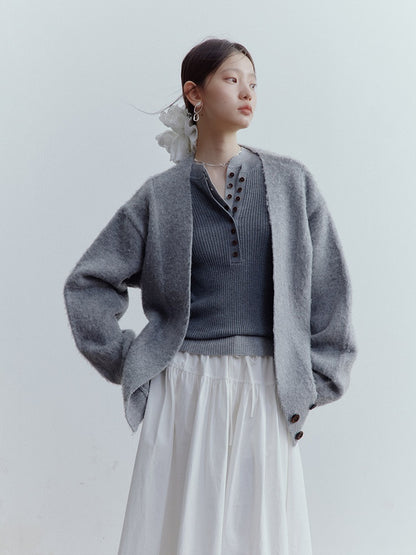 FUSSED_Fluffy_V-neck_Buttoned_Oversized_Women&