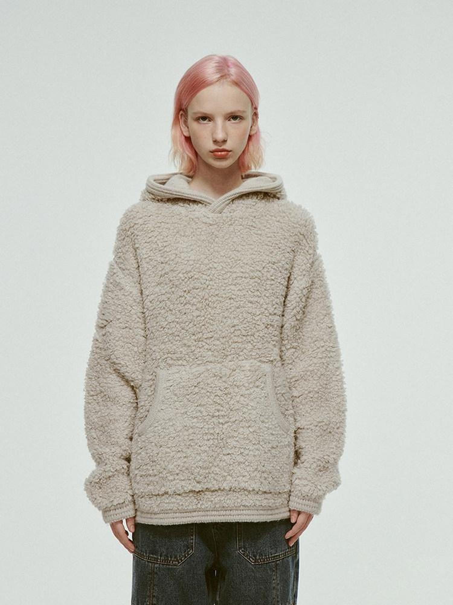 FUSSED Grey White Sheep Motif Hooked Boucle Women&