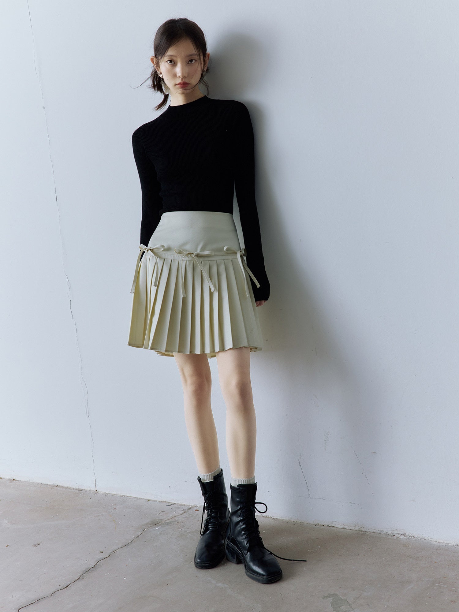 FUSSED_High_Waist_Pleated_Preppy_Side_Zipper_3D_Bow_Off_White_Mini_Skirt_MISSTT