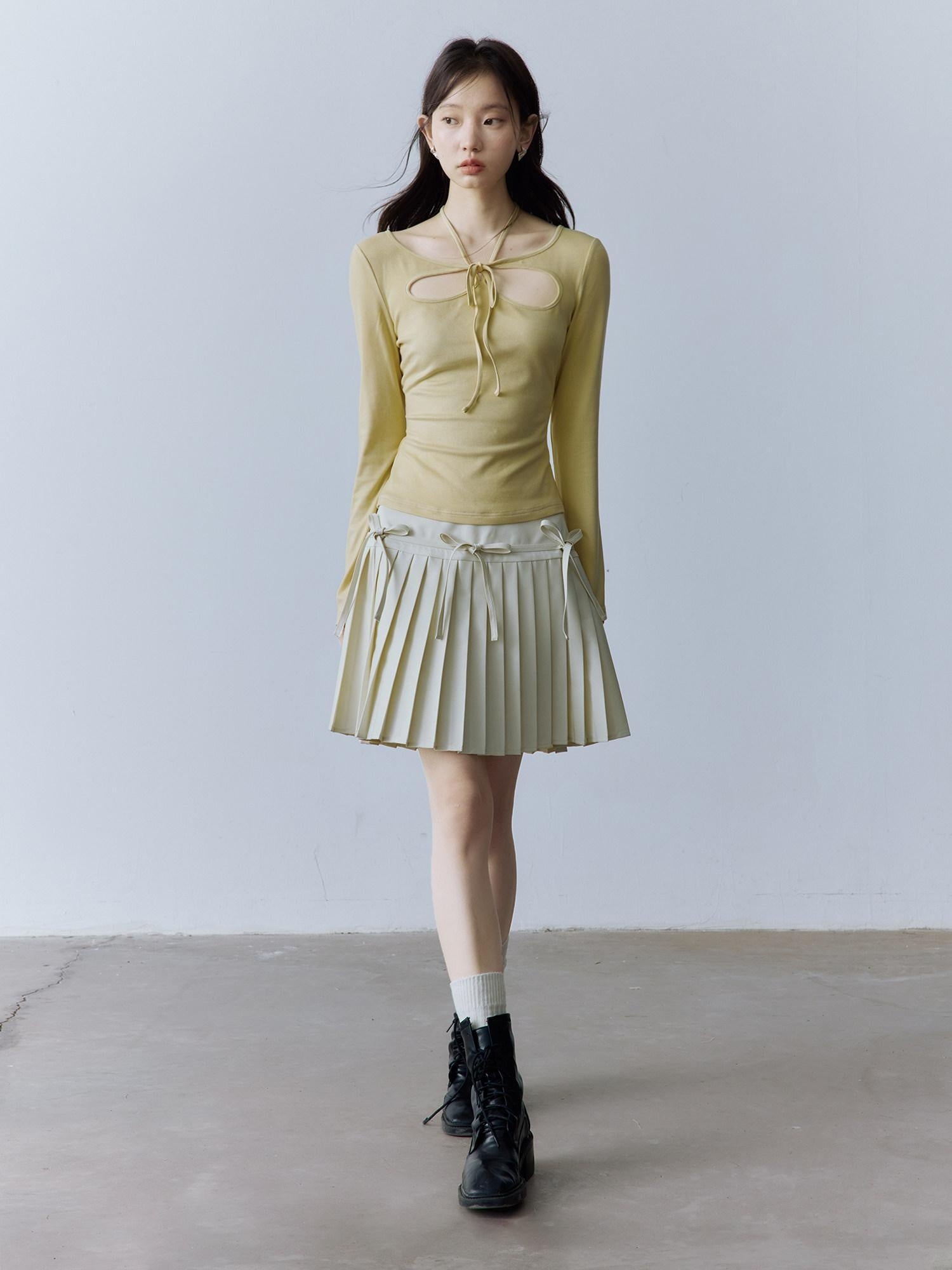 FUSSED High Waist Pleated Preppy Side Zipper 3D Bow Off White Mini Skirt