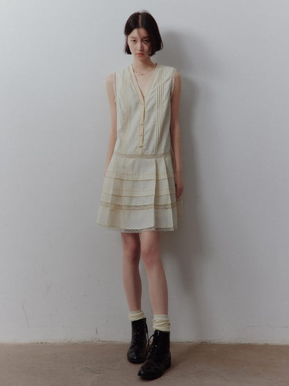 FUSSED Ivory Fabric Contrast Pleated Accordion V-neck Women&