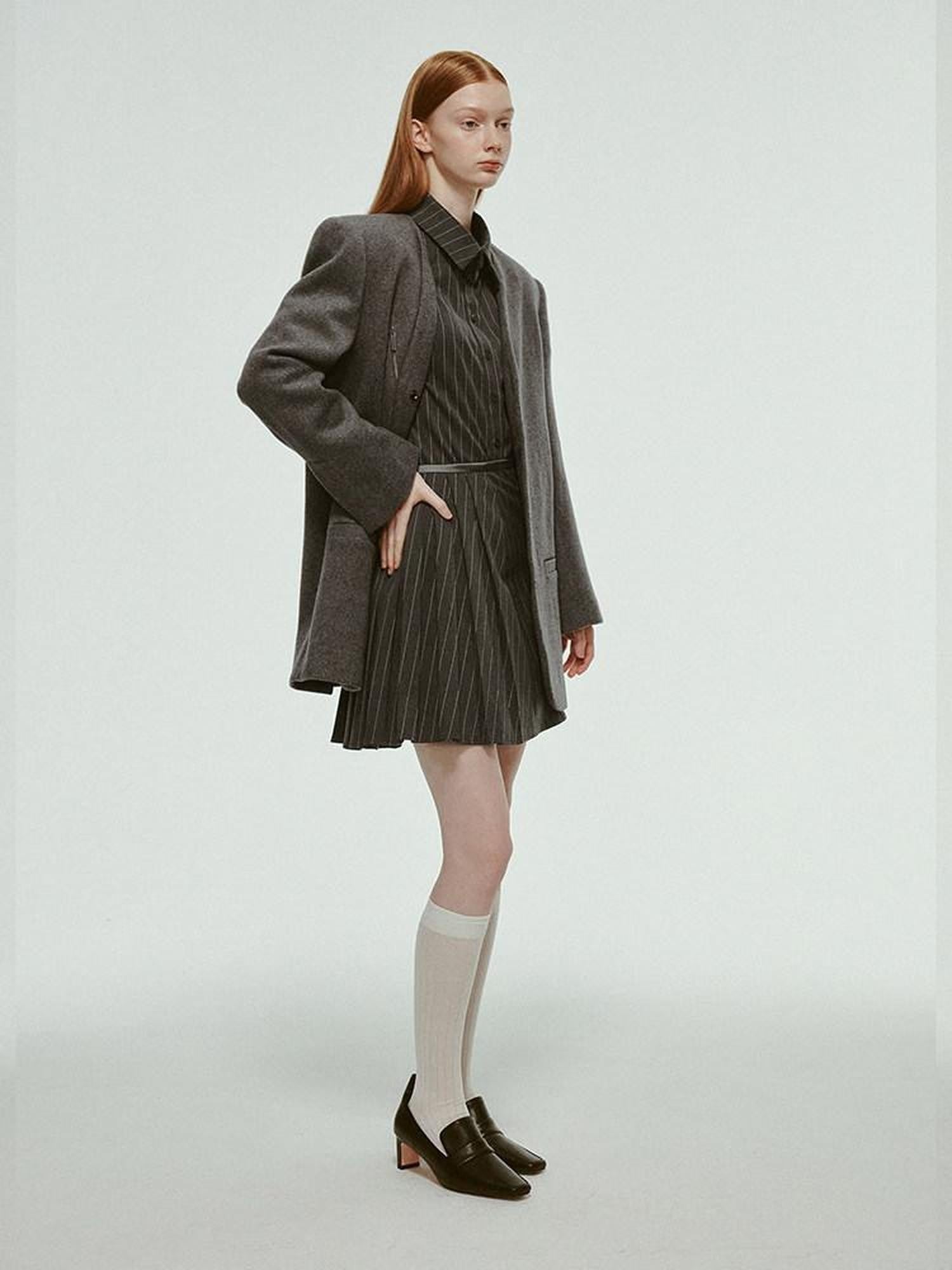 FUSSED Mercury Gray Cleanfit V-neck Oversize Single Breasted Wool Women&
