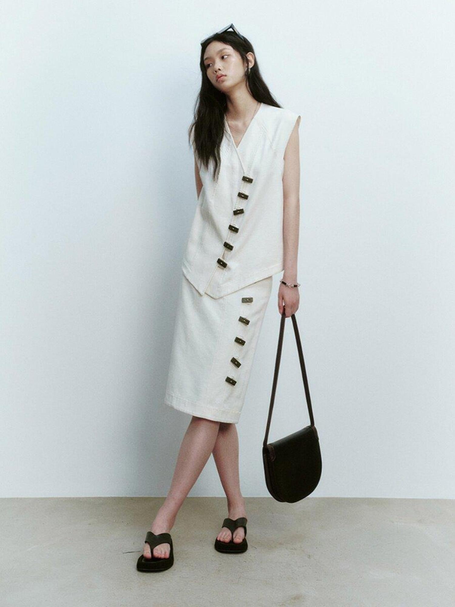 FUSSED Natural Tone Wooden Button Asymmetric V-neck Women&