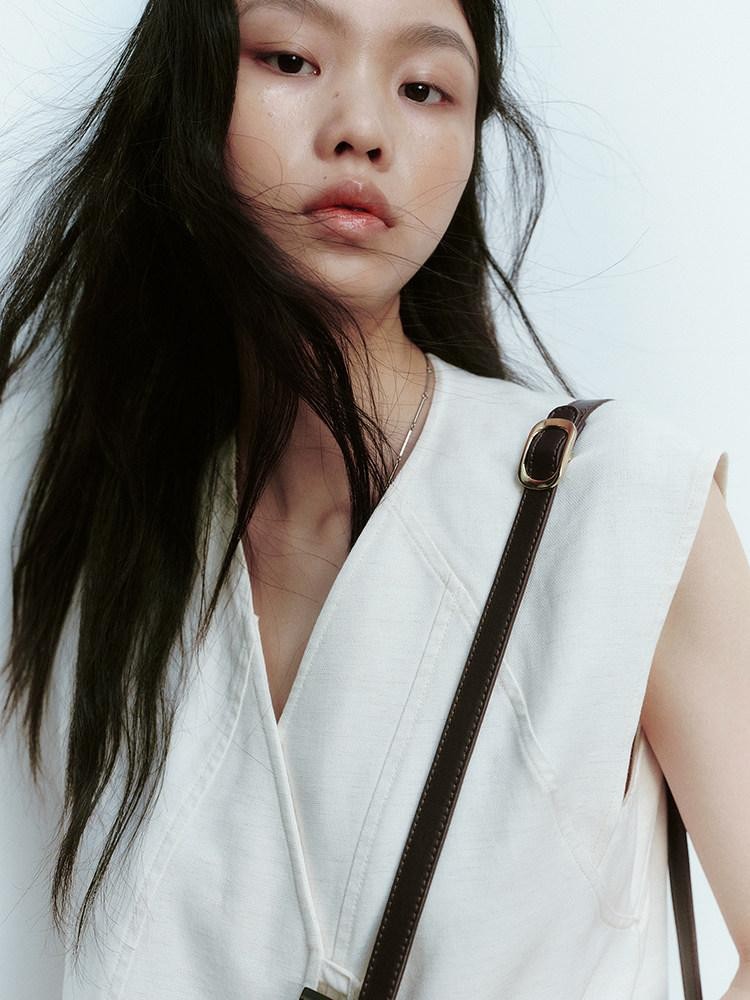 FUSSED Natural Tone Wooden Button Asymmetric V-neck Women&