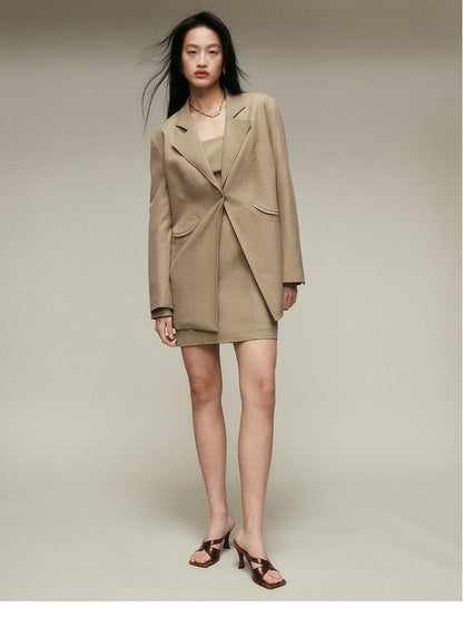 FUSSED Nude Brown Matte Finish Wide Shoulder Single Button Women&