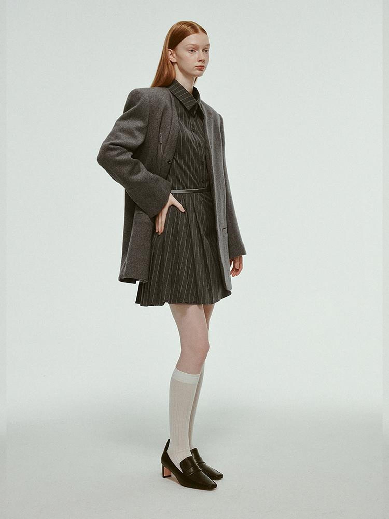 FUSSED Oversized V-Neck Wool Blend Blazer In Mercury Gray