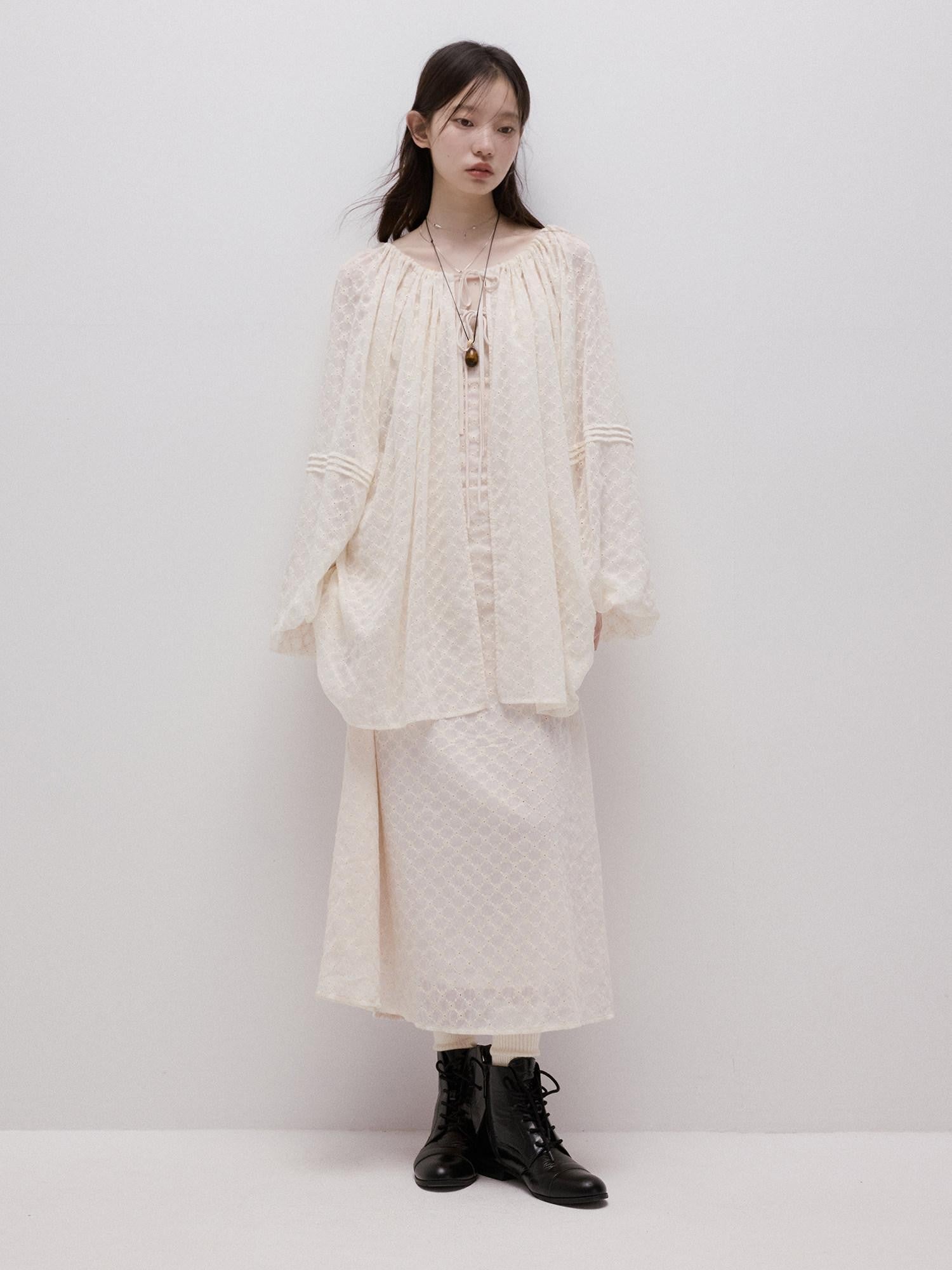 FUSSED Pear Blossom White Embossed Daisy Embroidery Women&