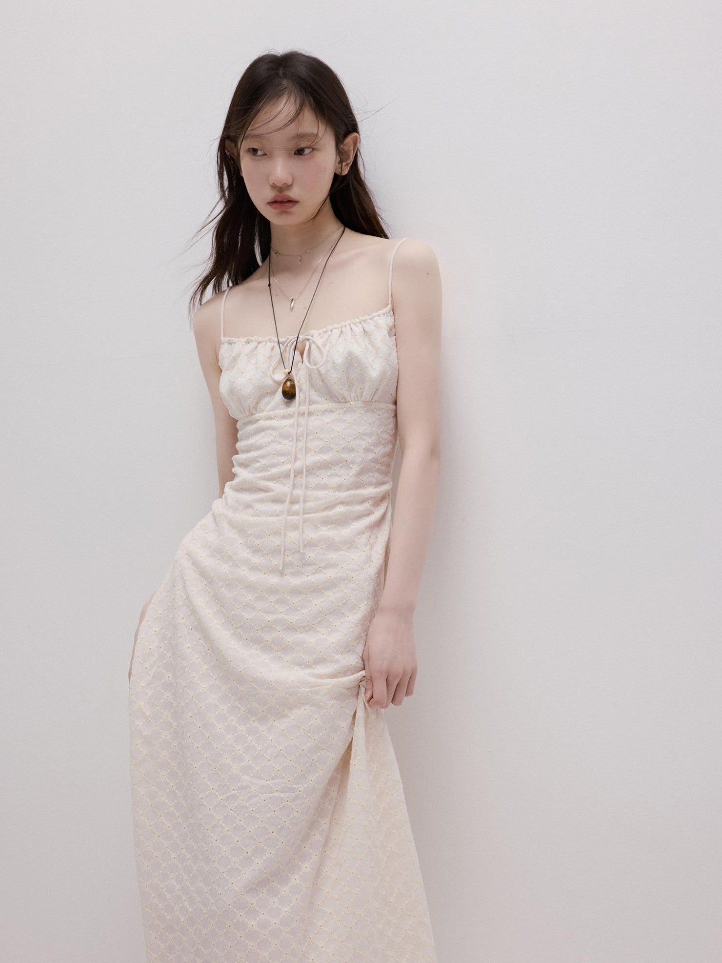 FUSSED Pear Blossom White Embossed Daisy Embroidery Women&